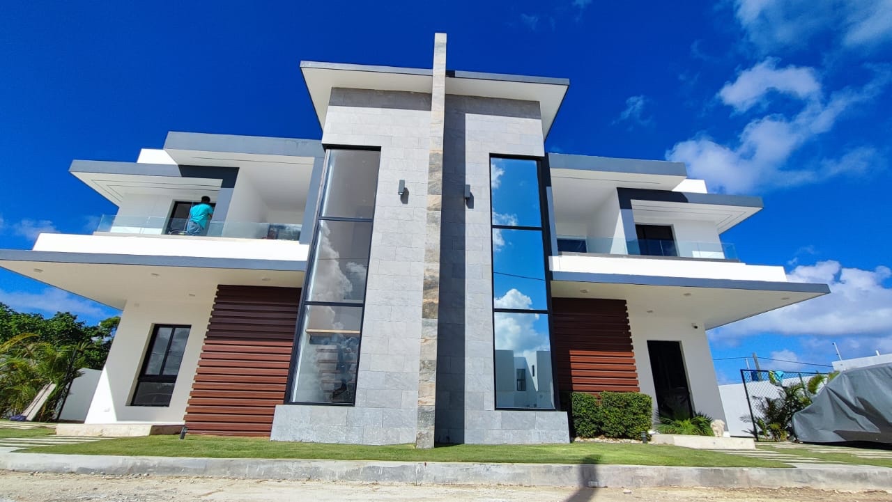 casas - Villas en punta cana a solo dos minutos de Downtown zona turística 