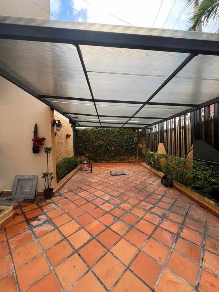 casas - Venta de Casa en Residencial Rosmil  1
