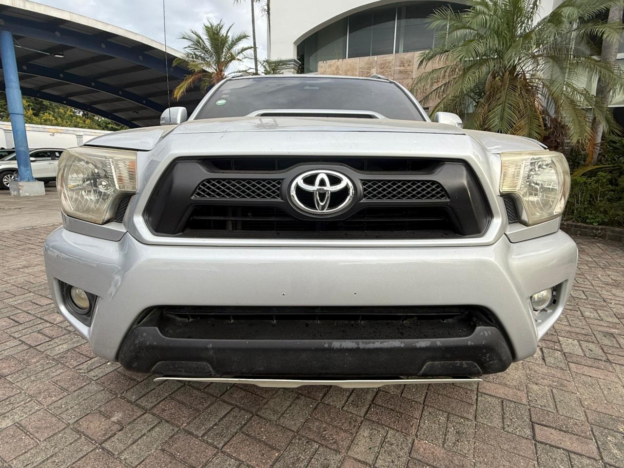 jeepetas y camionetas - Toyota tacoma 2012 4