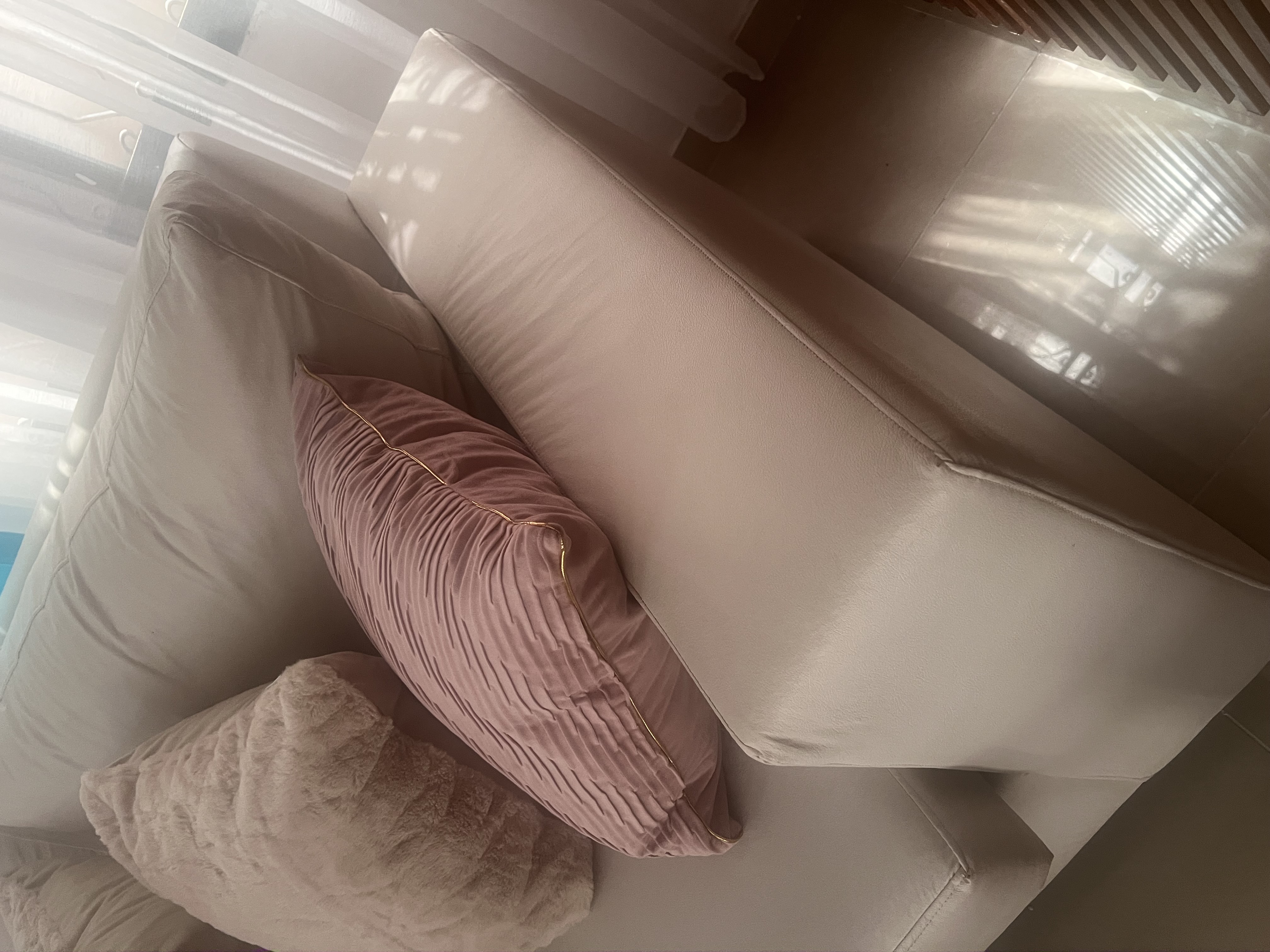 muebles y colchones - Vendo este juego de muebles tipo L  importado 21500 aprovechalo están nitido  1