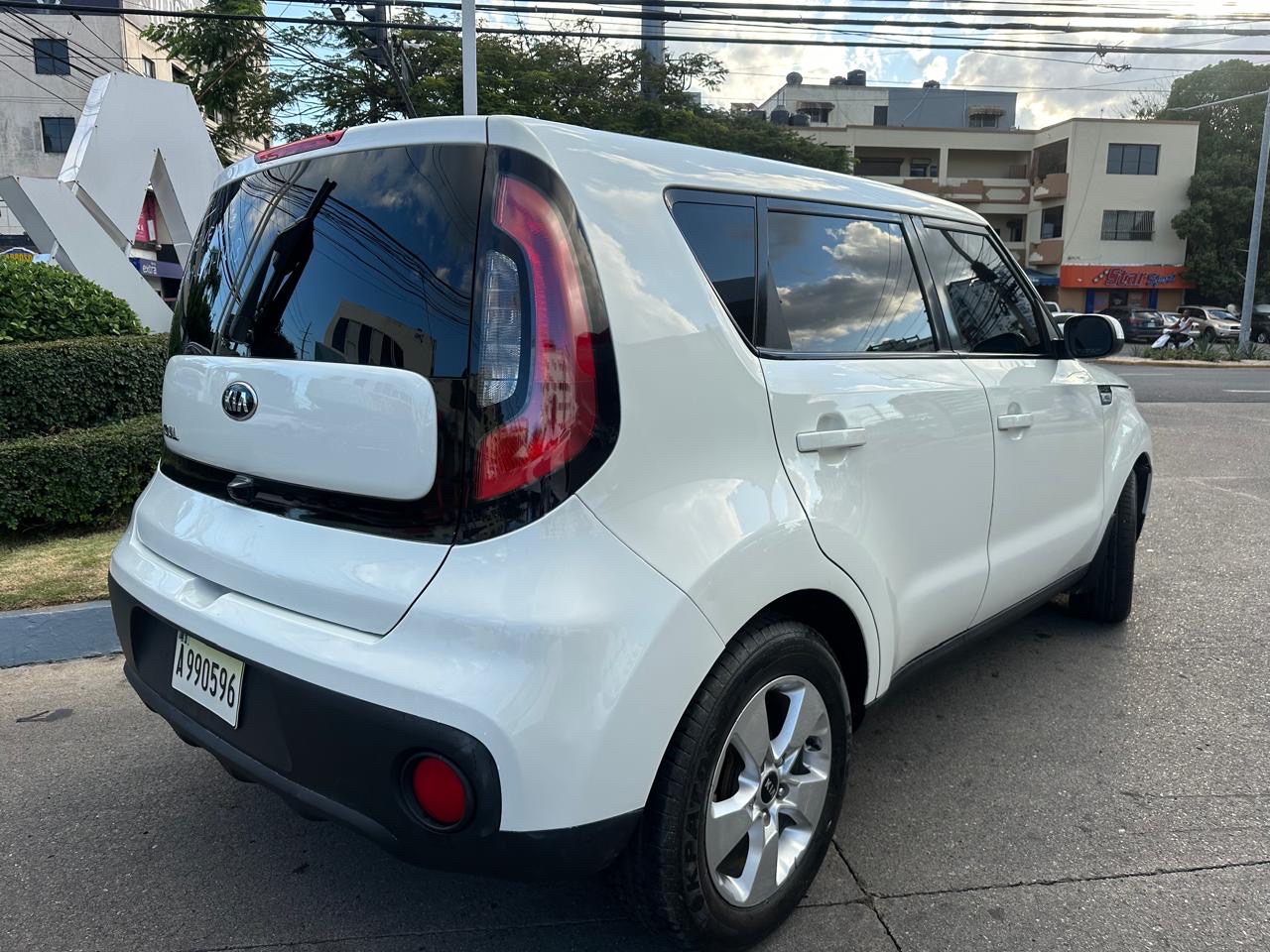 carros - Kia soul 2017 Como nuevo (120mil millas)  4