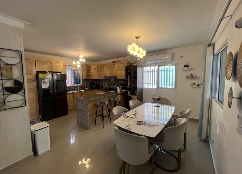casas - venta de casa con jacuzzi en la autopista de san isidro Santo Domingo este  7