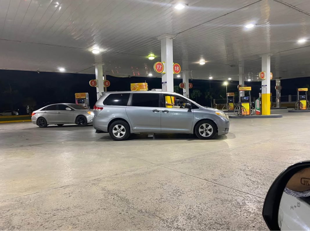 jeepetas y camionetas - se vende toyota sienna de trasporte especializado  2