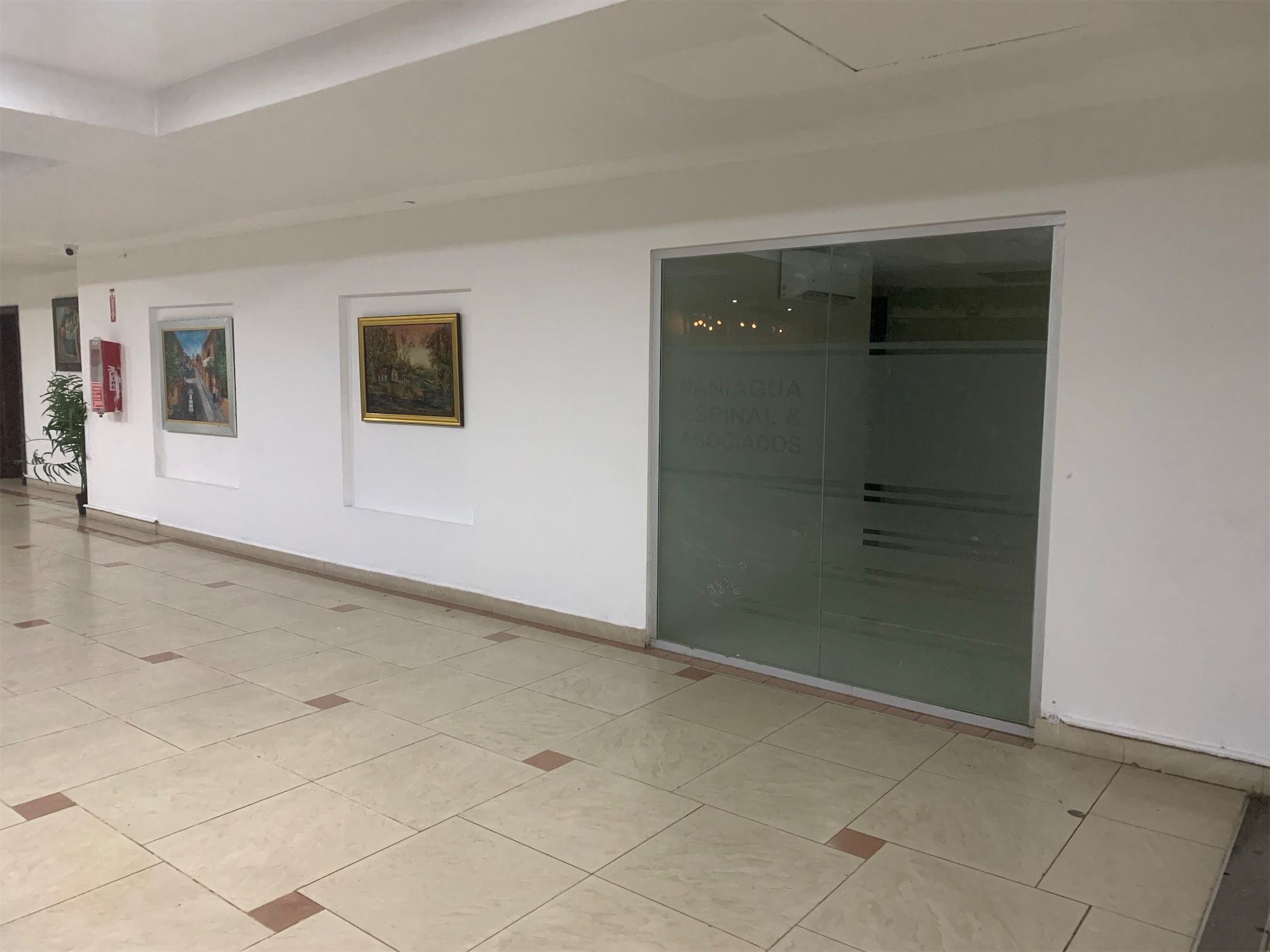 oficinas y locales comerciales - Local en centro comercial 70m 2