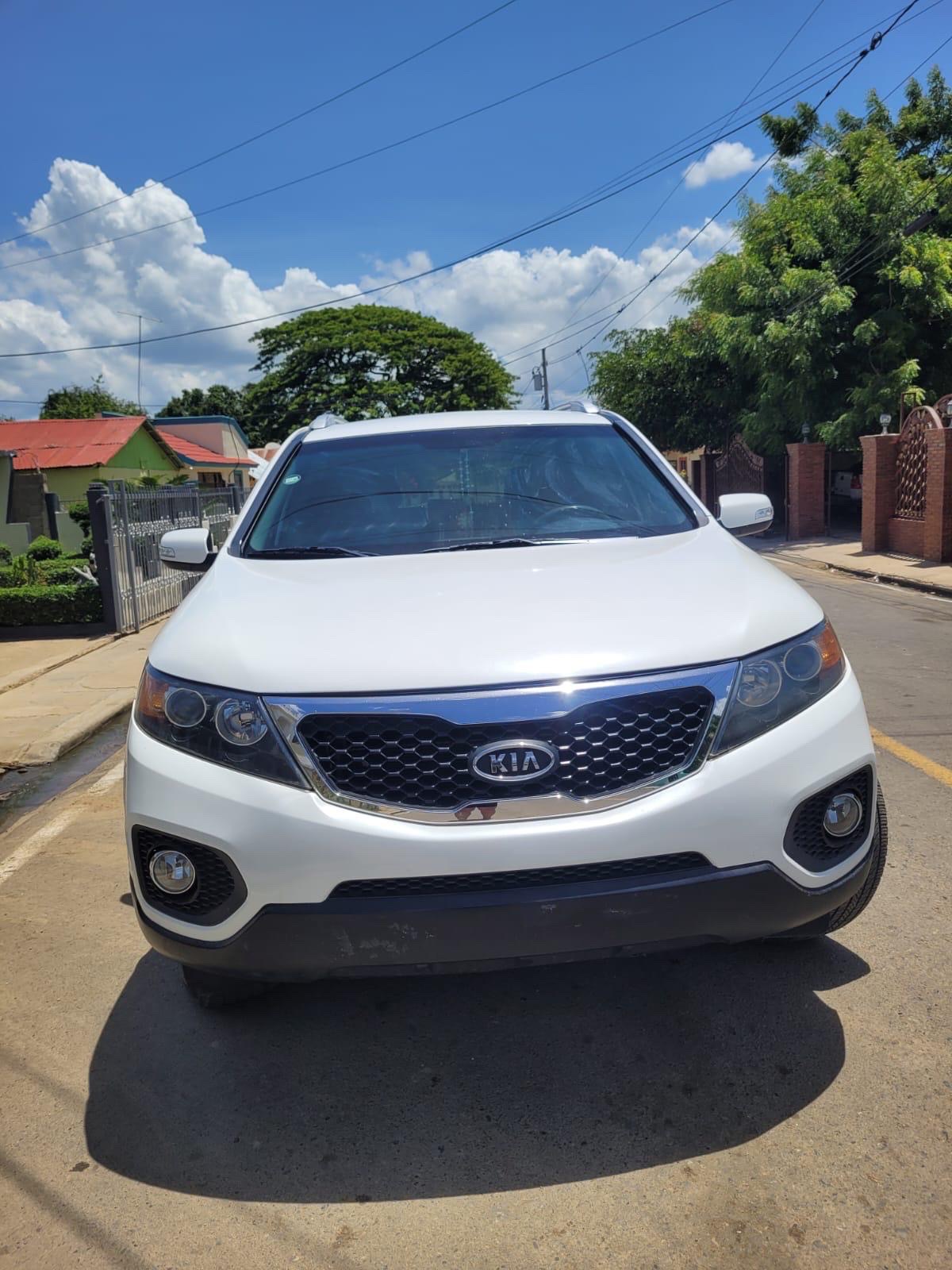 jeepetas y camionetas - Kia Sorento 2013 / 3 filas de asiento 