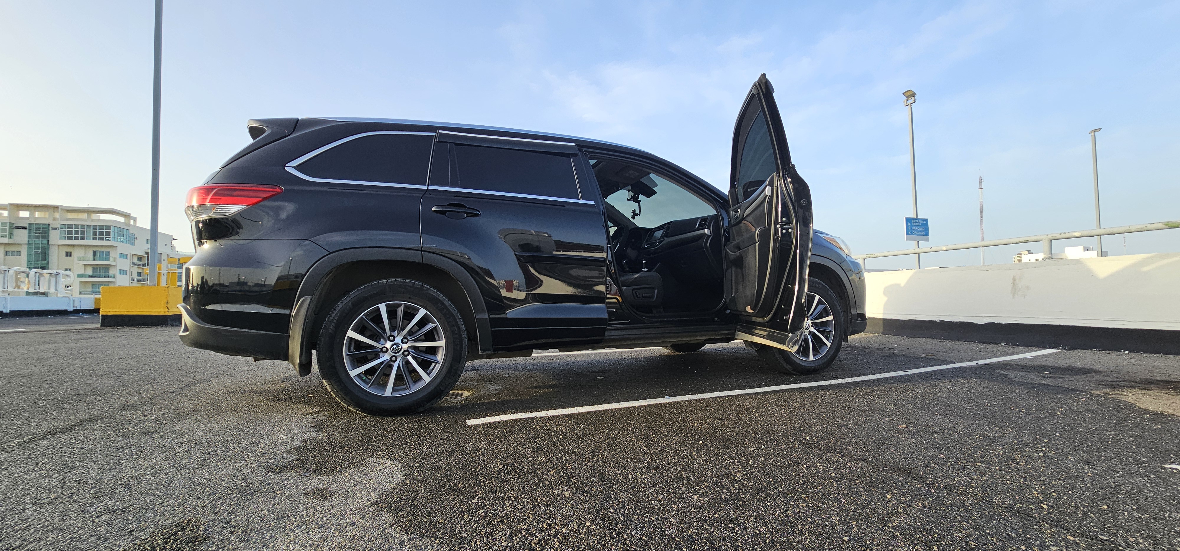 jeepetas y camionetas - Toyota Highlander XLE 2018 1