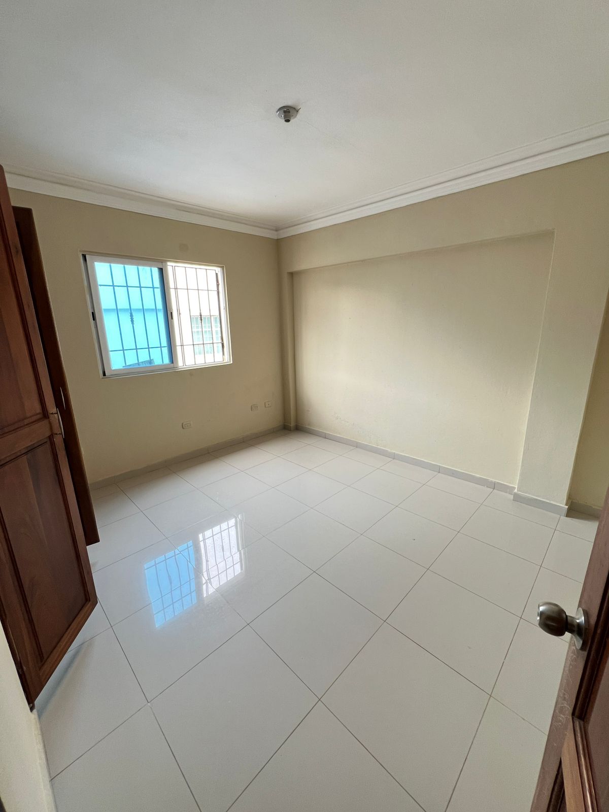 apartamentos - Alquilo apto espacioso de 3 habitación más un estu 1