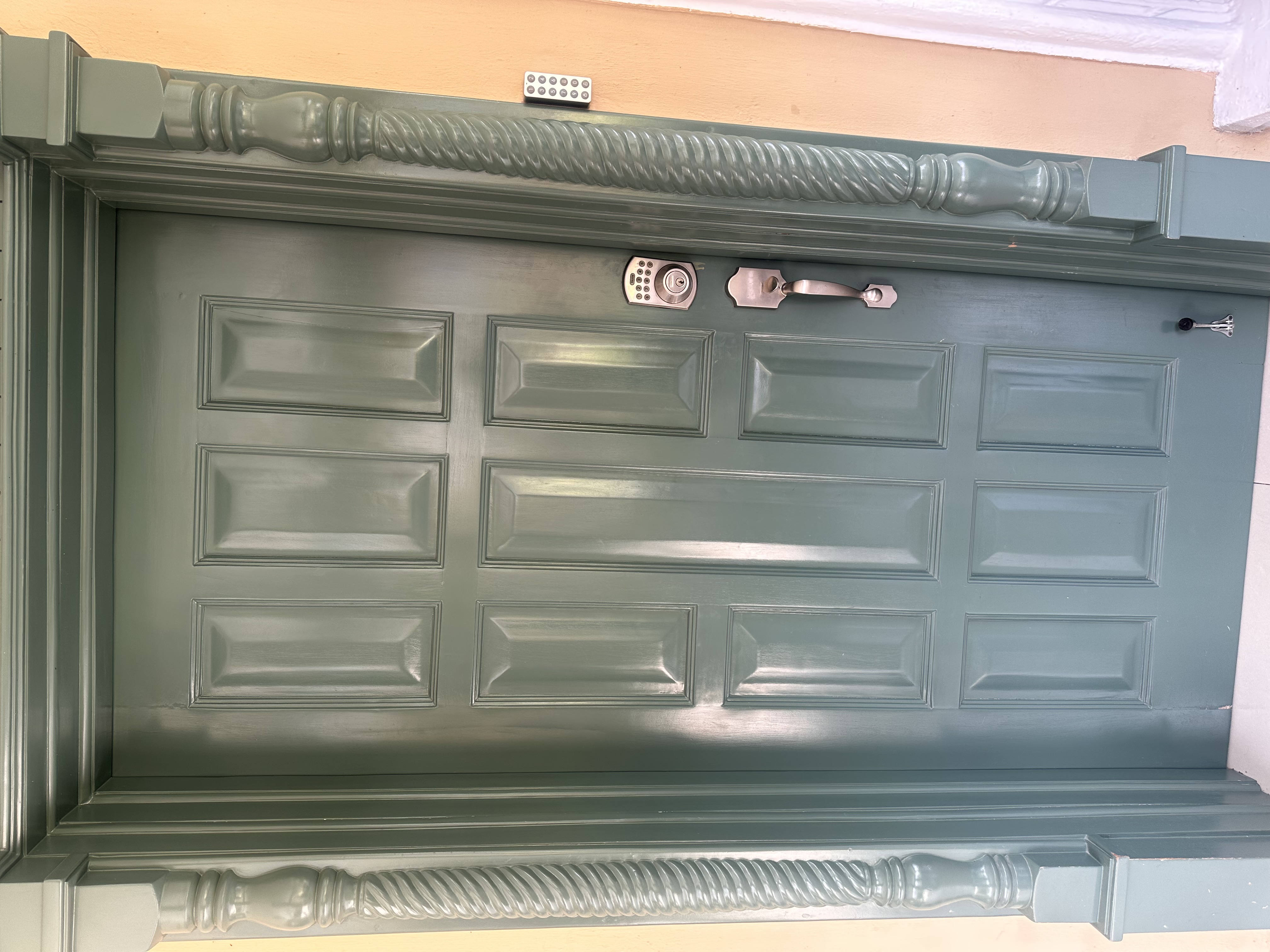 muebles y colchones - Puerta de entrada 1