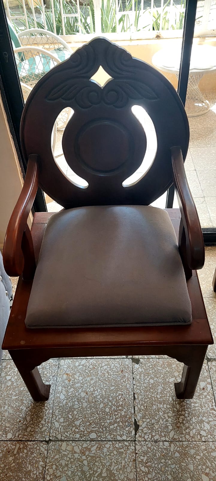 muebles y colchones - Butaca de caoba centenaria