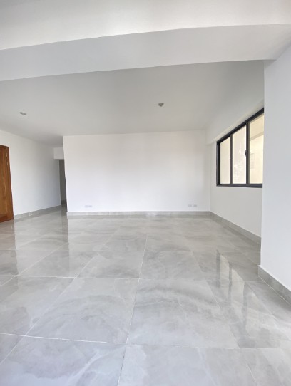 apartamentos - Alquiler de Apartamento Vacio Amplio en Renacimiento 4