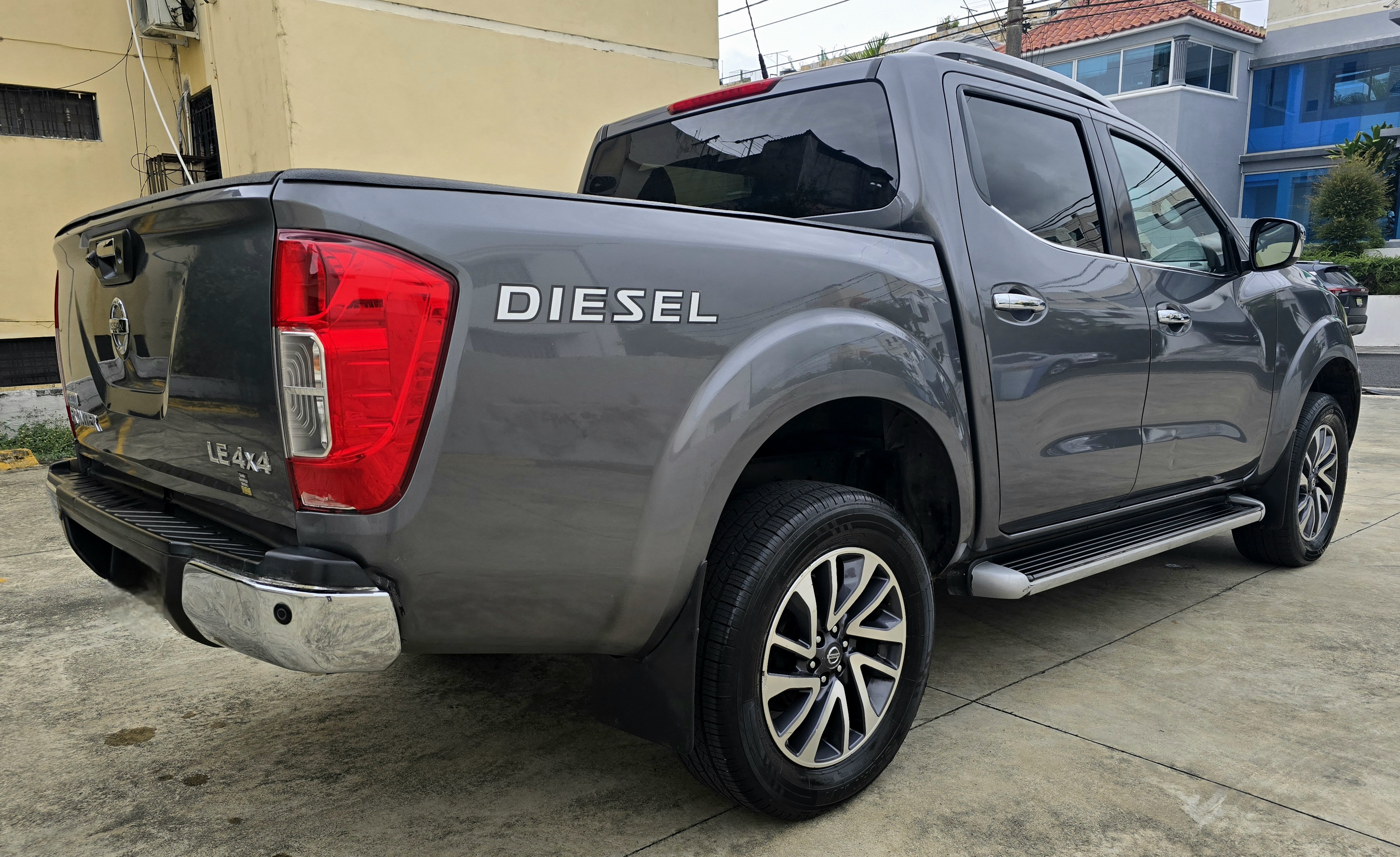 jeepetas y camionetas - Nissan Frontier NP300 4x4 Automática 2016 6