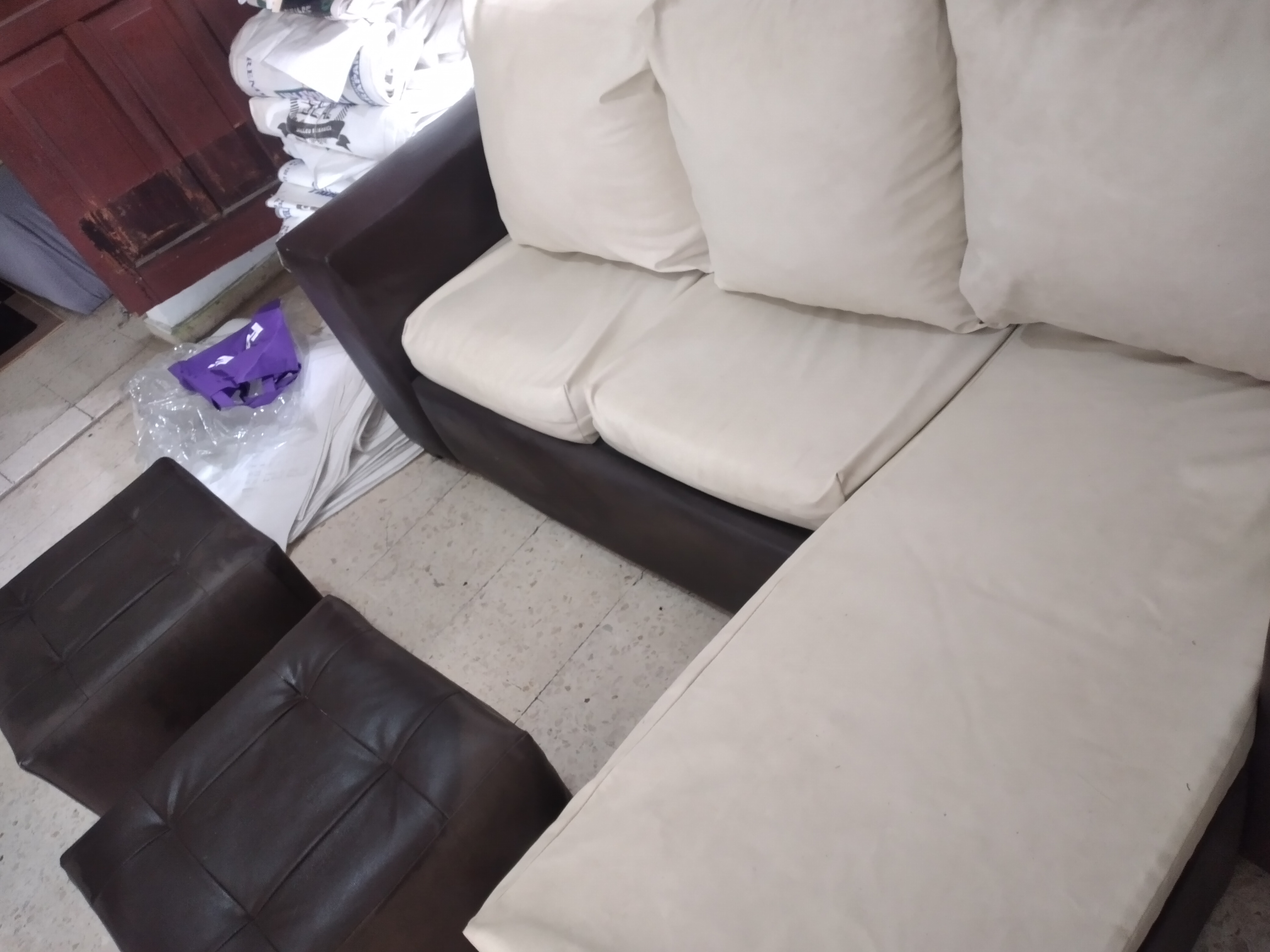 muebles y colchones - Mueble tipo L con otomanes  0