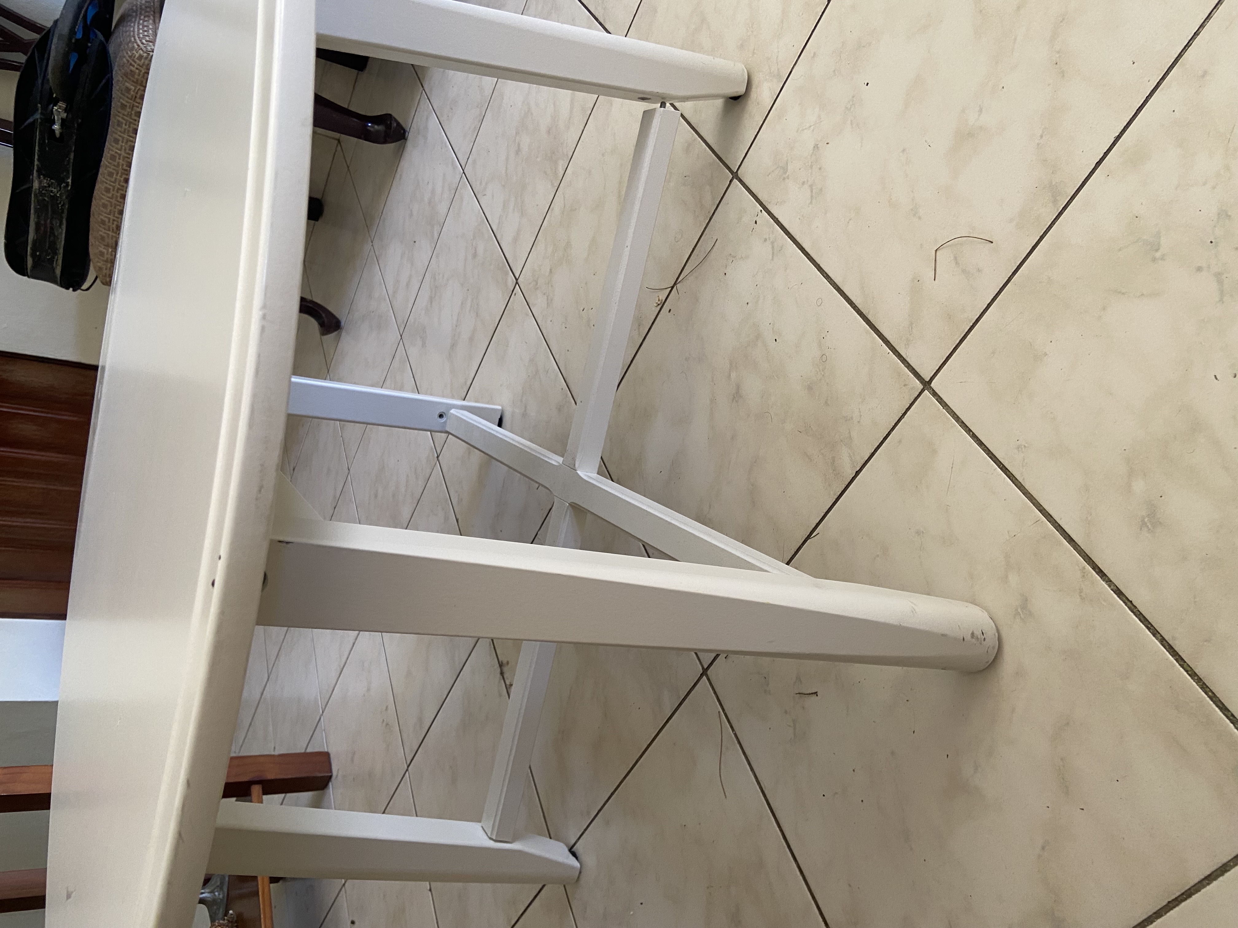 decoración y accesorios - Mesa redondeada  1