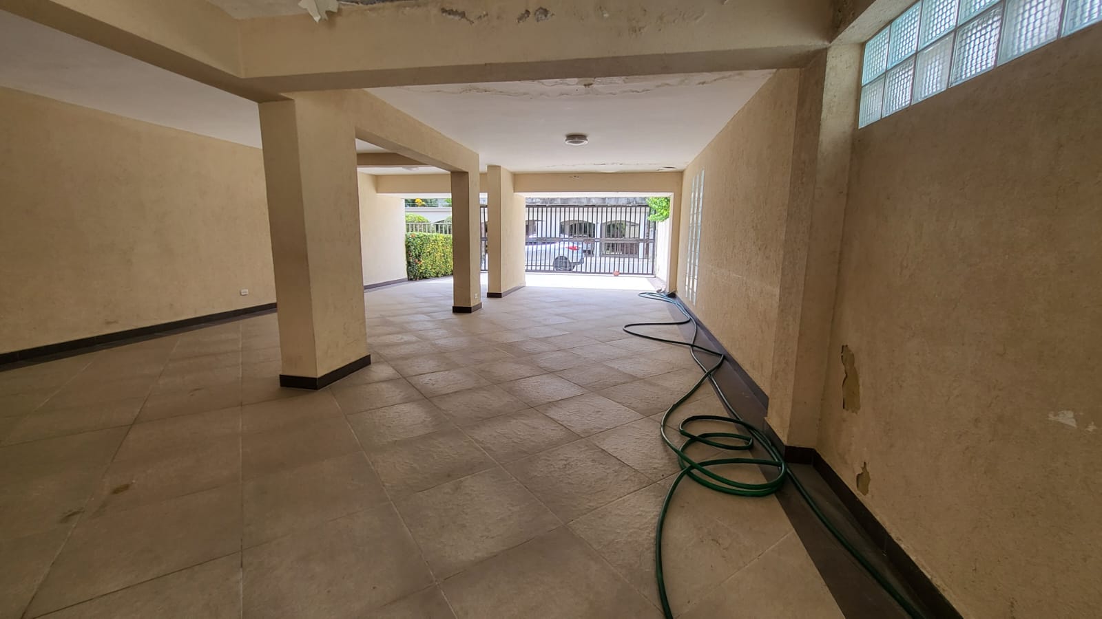 casas - Casa en Venta en Los Cacicazgos 4 hab. con baño 8