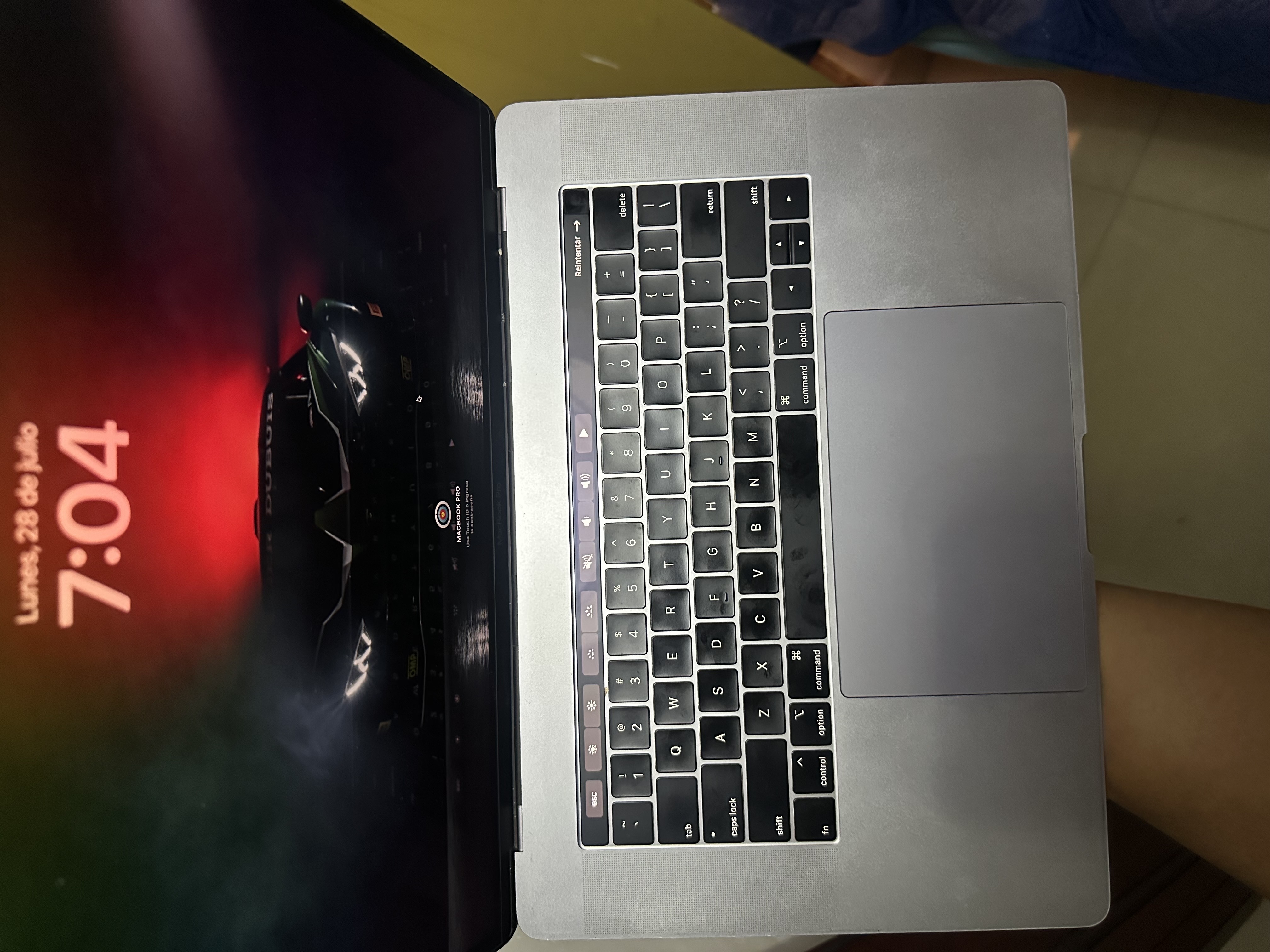 computadoras y laptops - MacBook Pro 2018 15" (Negociable) 1