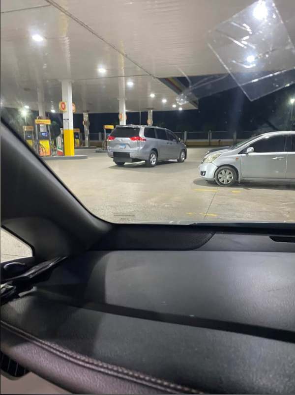 jeepetas y camionetas - se vende toyota sienna de trasporte especializado  3