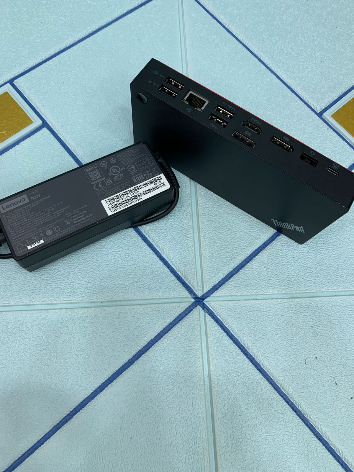 accesorios para electronica - lenovo thinkpad USB -C dock gen2  1