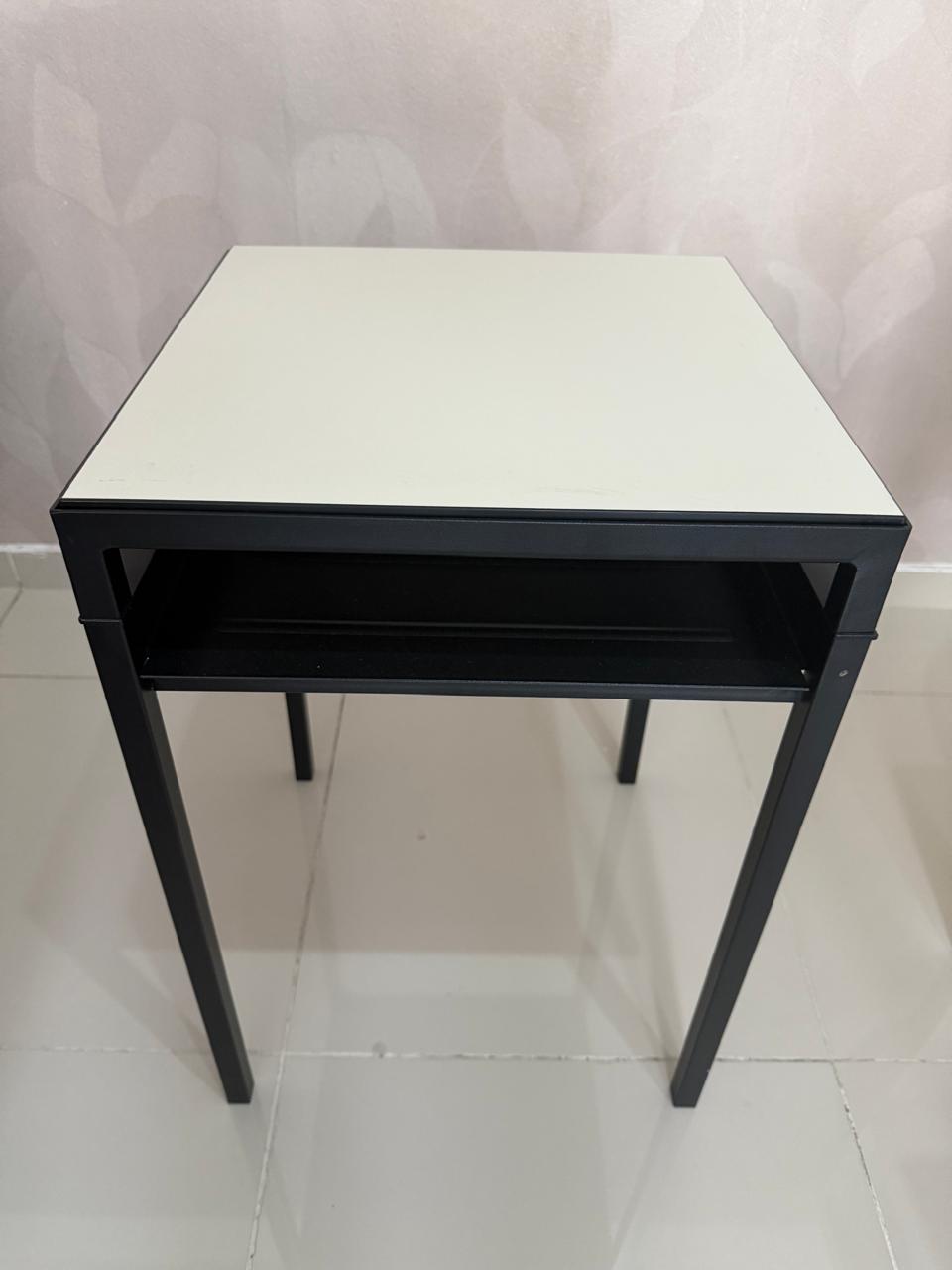 muebles y colchones - En Venta Mesita Lateral de IKEA