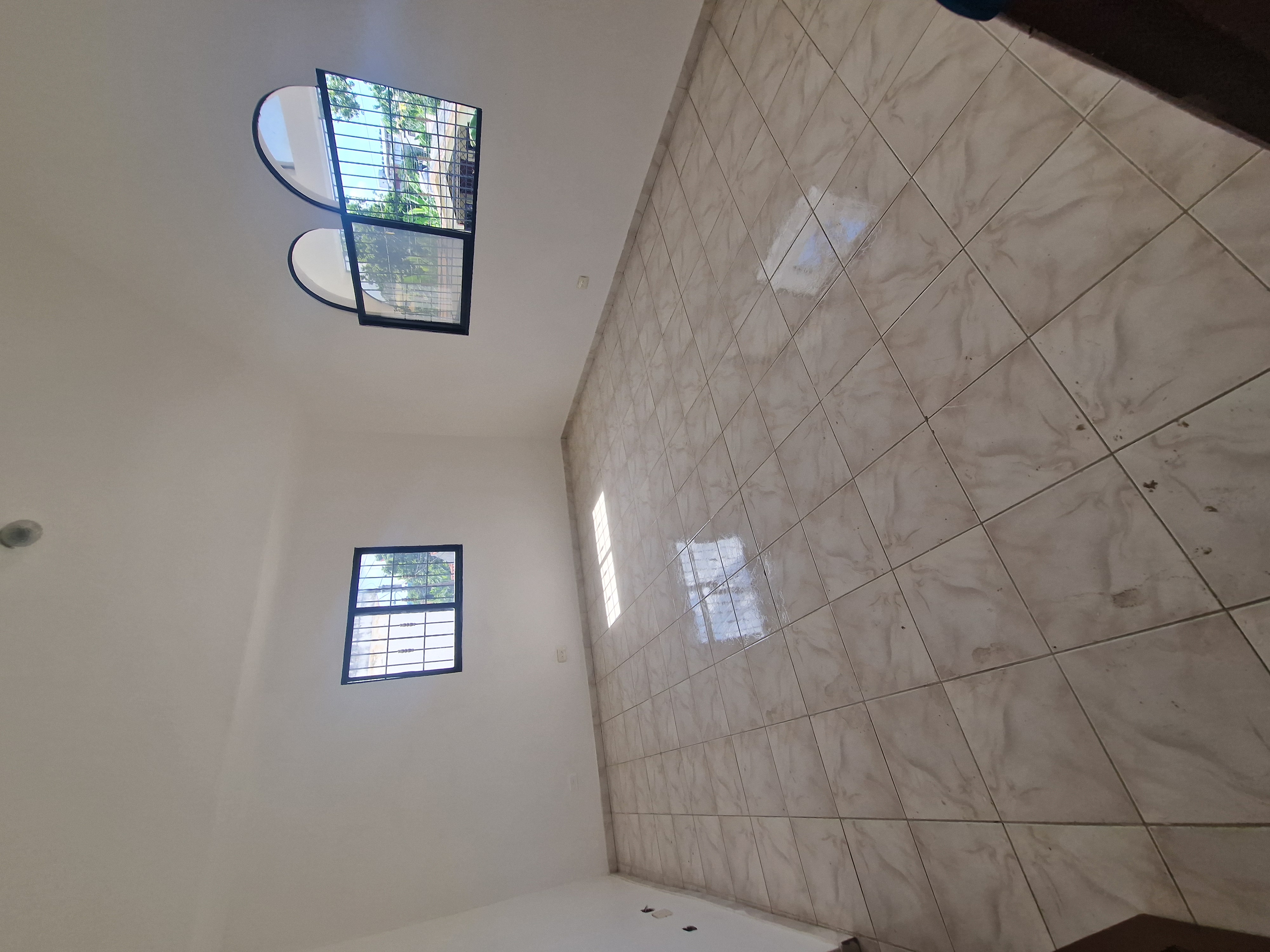 casas - VENTA DE CASA  Y ALQUILER DE DOS NIVELES , SECTOR STO DGO NORTE , VILLA MELLA 5