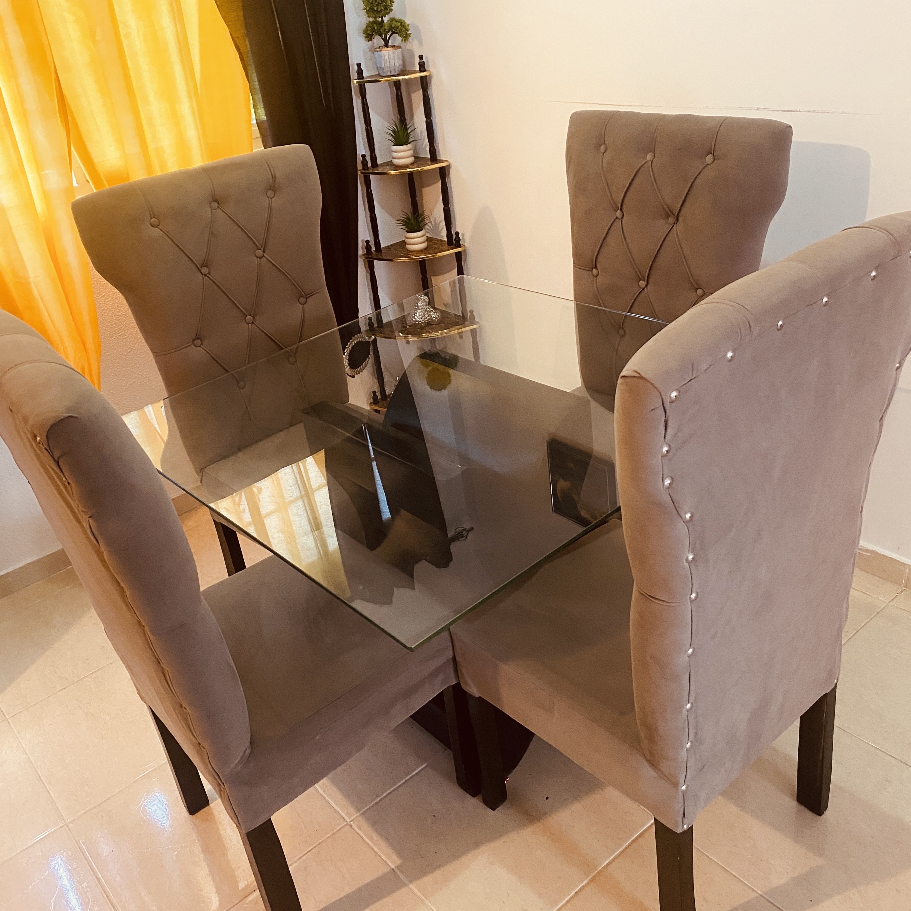 muebles y colchones - vende comédie 4 sillas 0