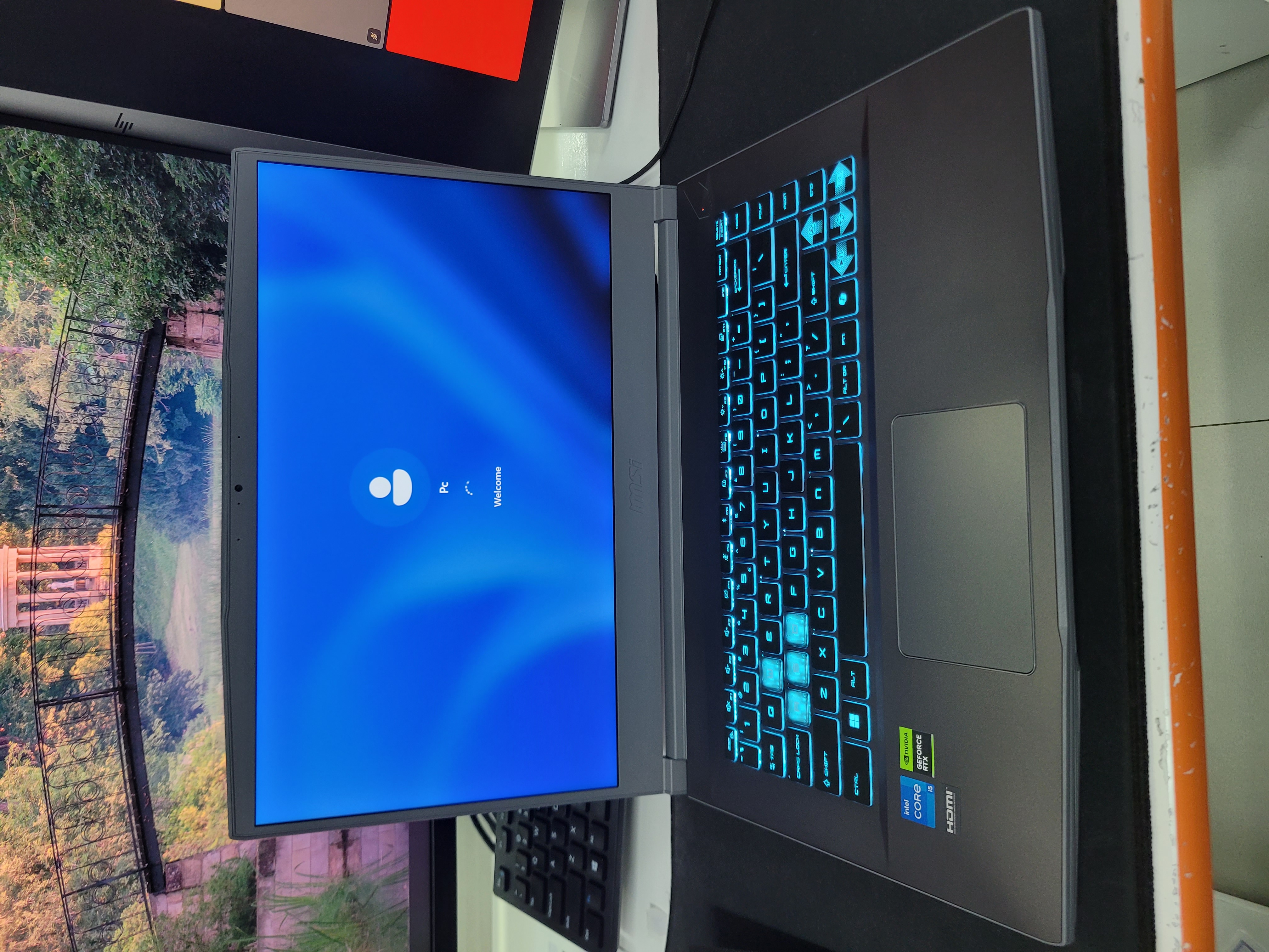 computadoras y laptops - Laptop Gamer MSI Thin 15.6 RTX 4060 0
