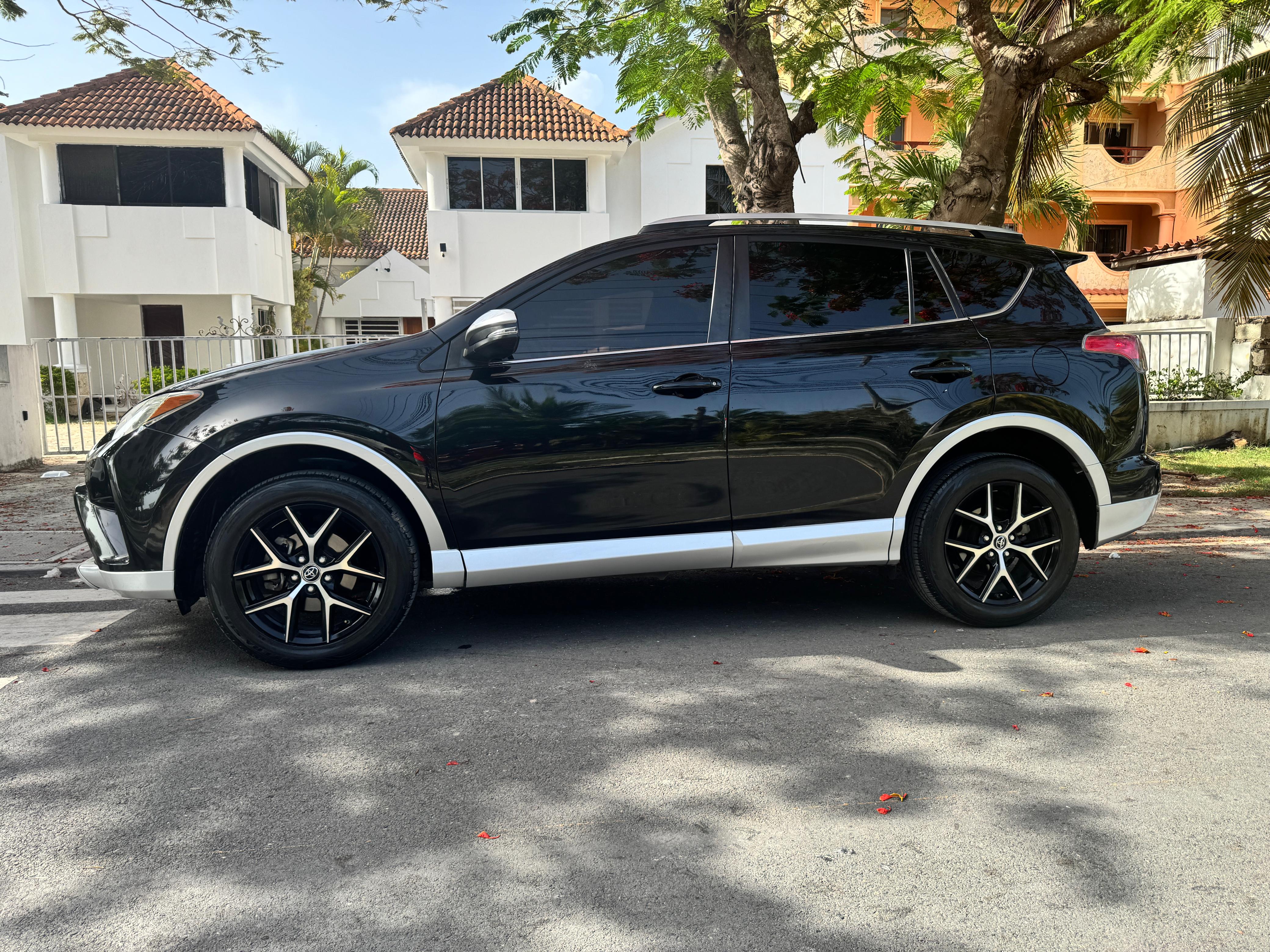 jeepetas y camionetas - Toyota rav4 2016 se 3
