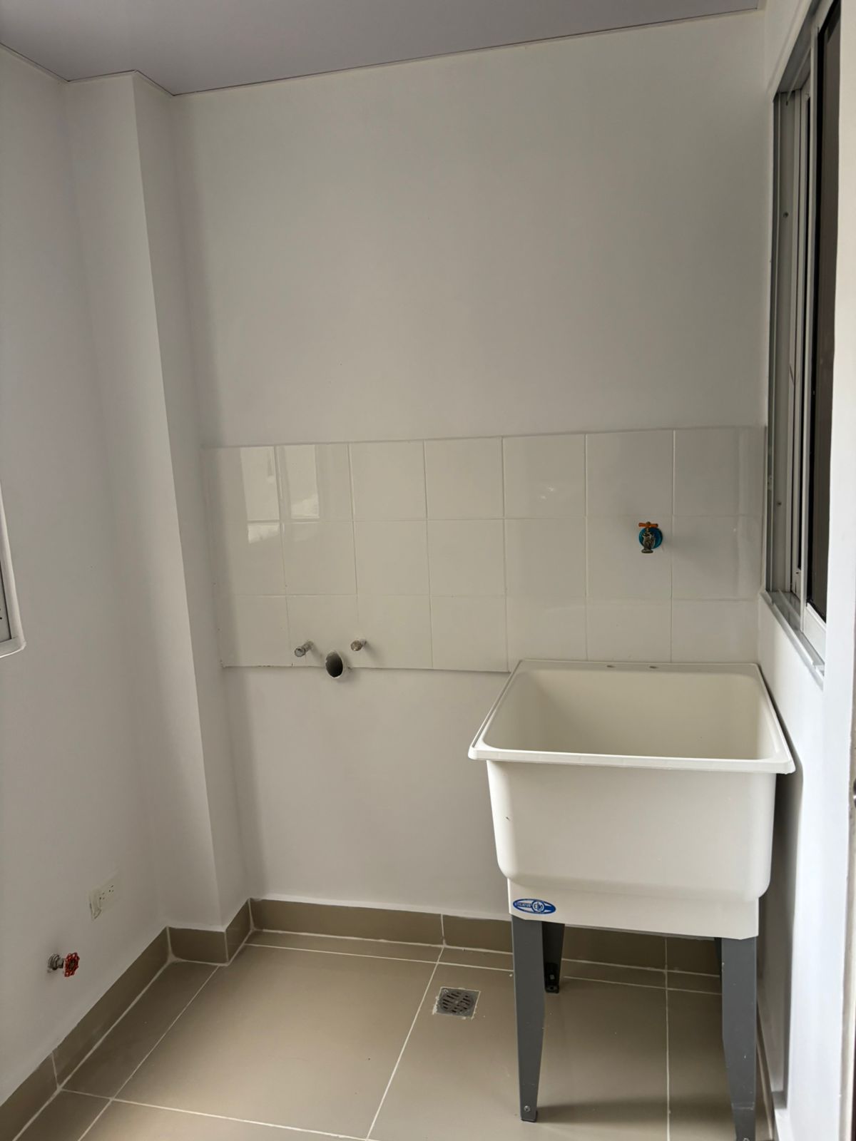 apartamentos - apartamento primer piso nuevo 9