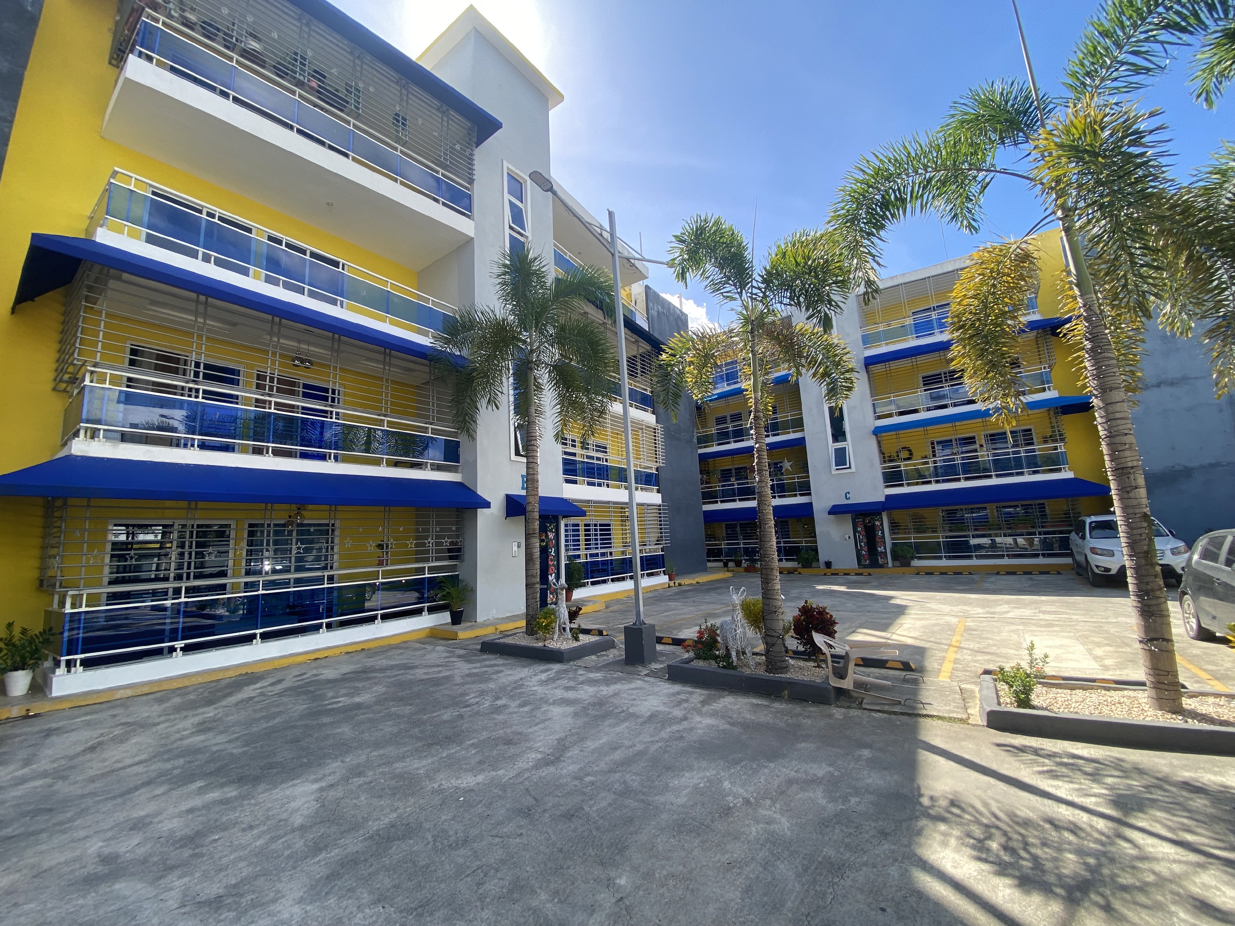 apartamentos - 4to Nivel con Terraza Privada como Nuevo