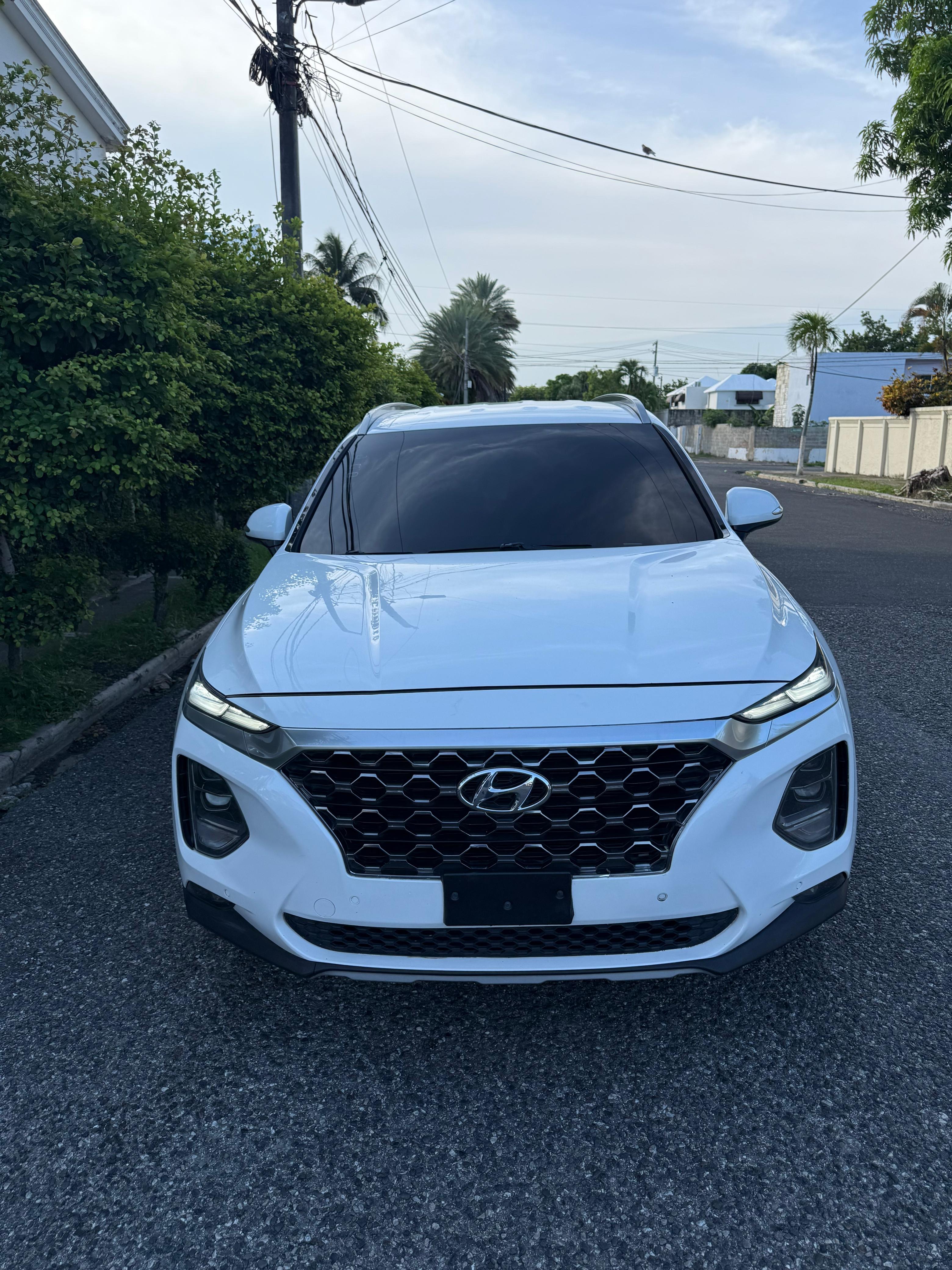 jeepetas y camionetas - Se vende Hyundai Santa Fe - Unico dueño  1