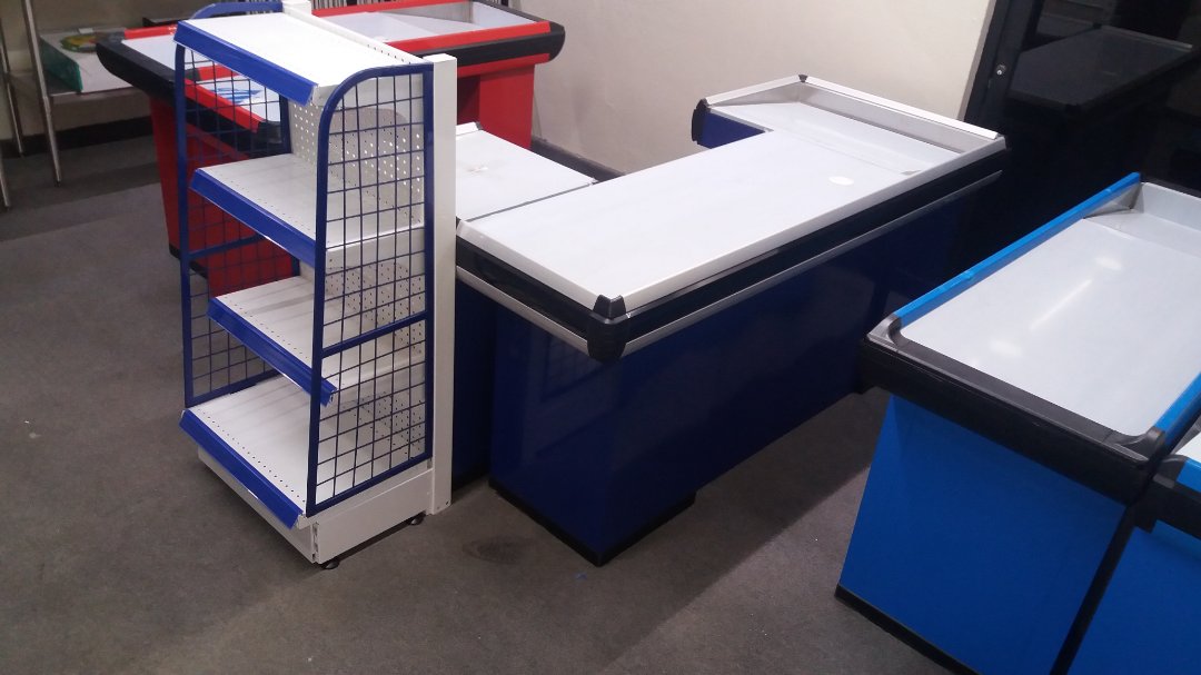 equipos profesionales - Mueble de caja Tipo C con borde en aluminio y tope en acero inoxidable 1