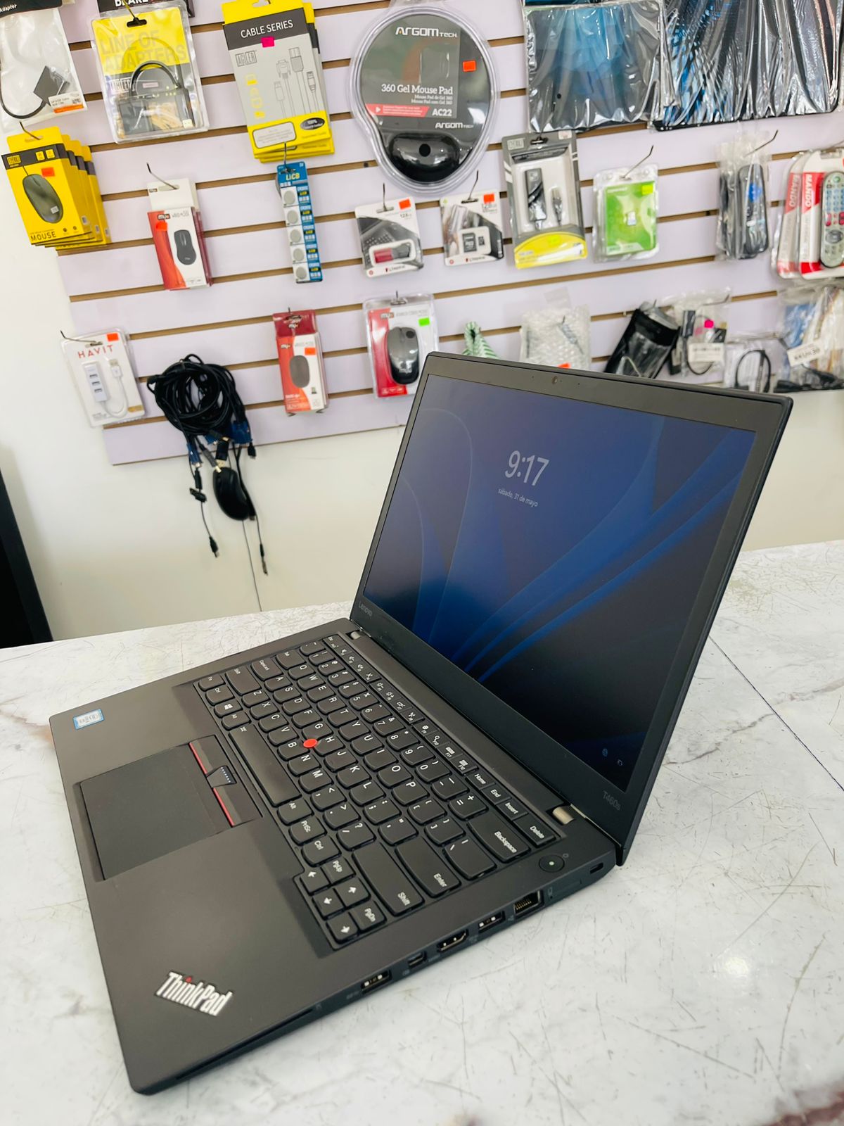 computadoras y laptops - Laptop Lenovo ThinkPad T460S / T470S en oferta 1