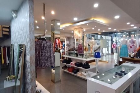 oficinas y locales comerciales - Alquiler Local Comercial Ubicado en la Plaza Bella Vista Mall, Santo Domingo 1