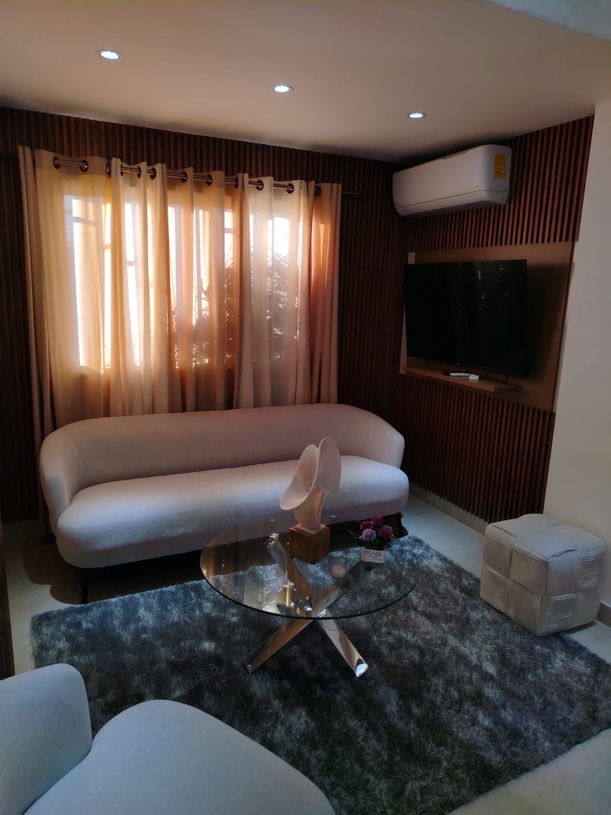 apartamentos - venta de apartamento 2da con terraza en la autopista de san Isidro 2 parque la  3