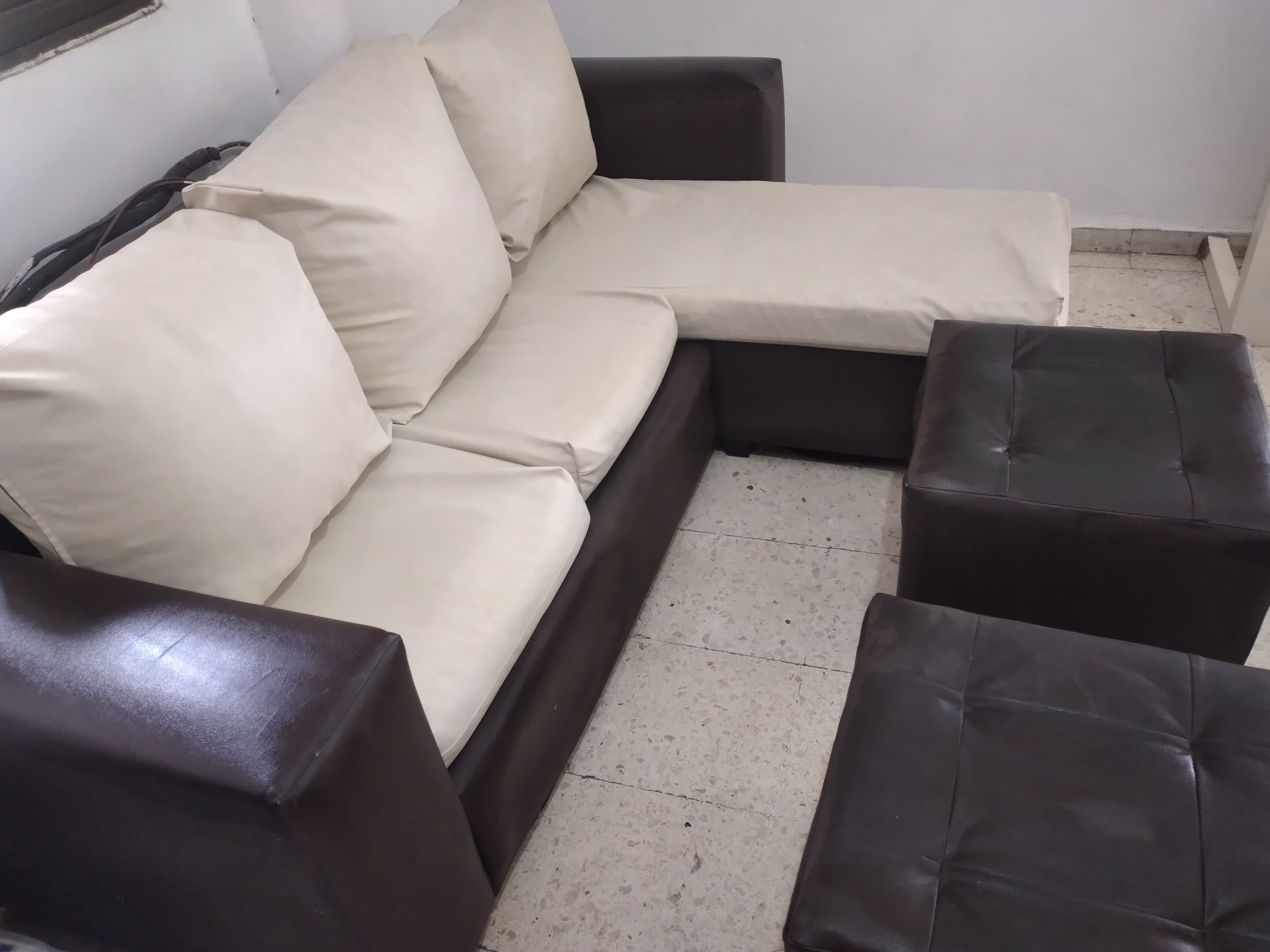 muebles y colchones - Mueble tipo L con otomanes  1