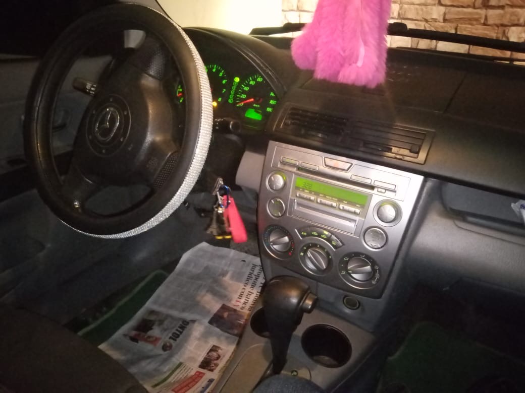 carros - Mazda demio 2006 Negociable 6