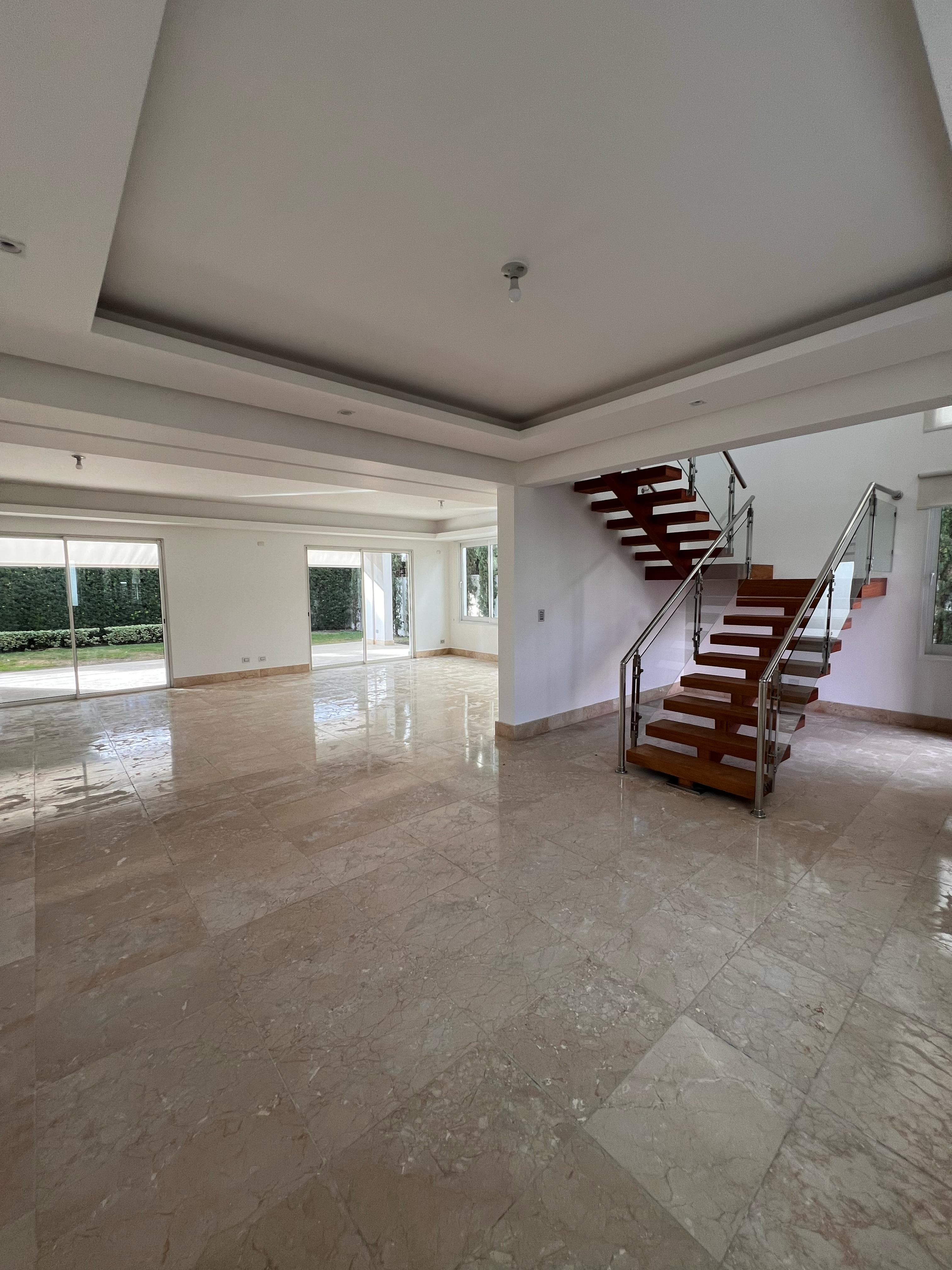 casas - CASA EN VENTA EN LAS CARMELITAS. 2