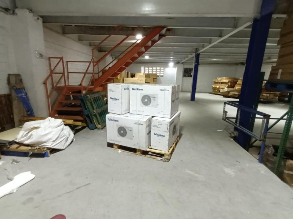 otros inmuebles - Nave Industrial en URBANIZACIÓN ENGOMBE 5