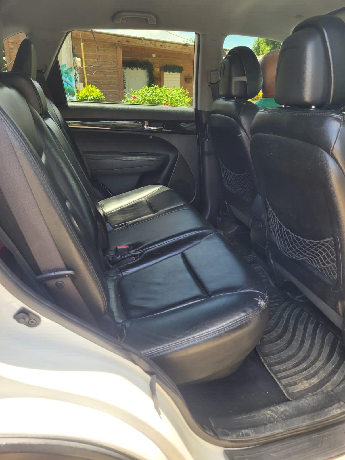 jeepetas y camionetas - Kia Sorento 2013 / 3 filas de asiento  2