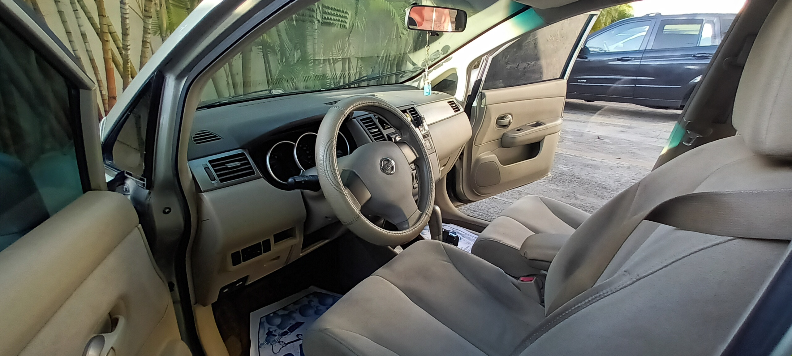 carros - Nissan Tiida 2008 4