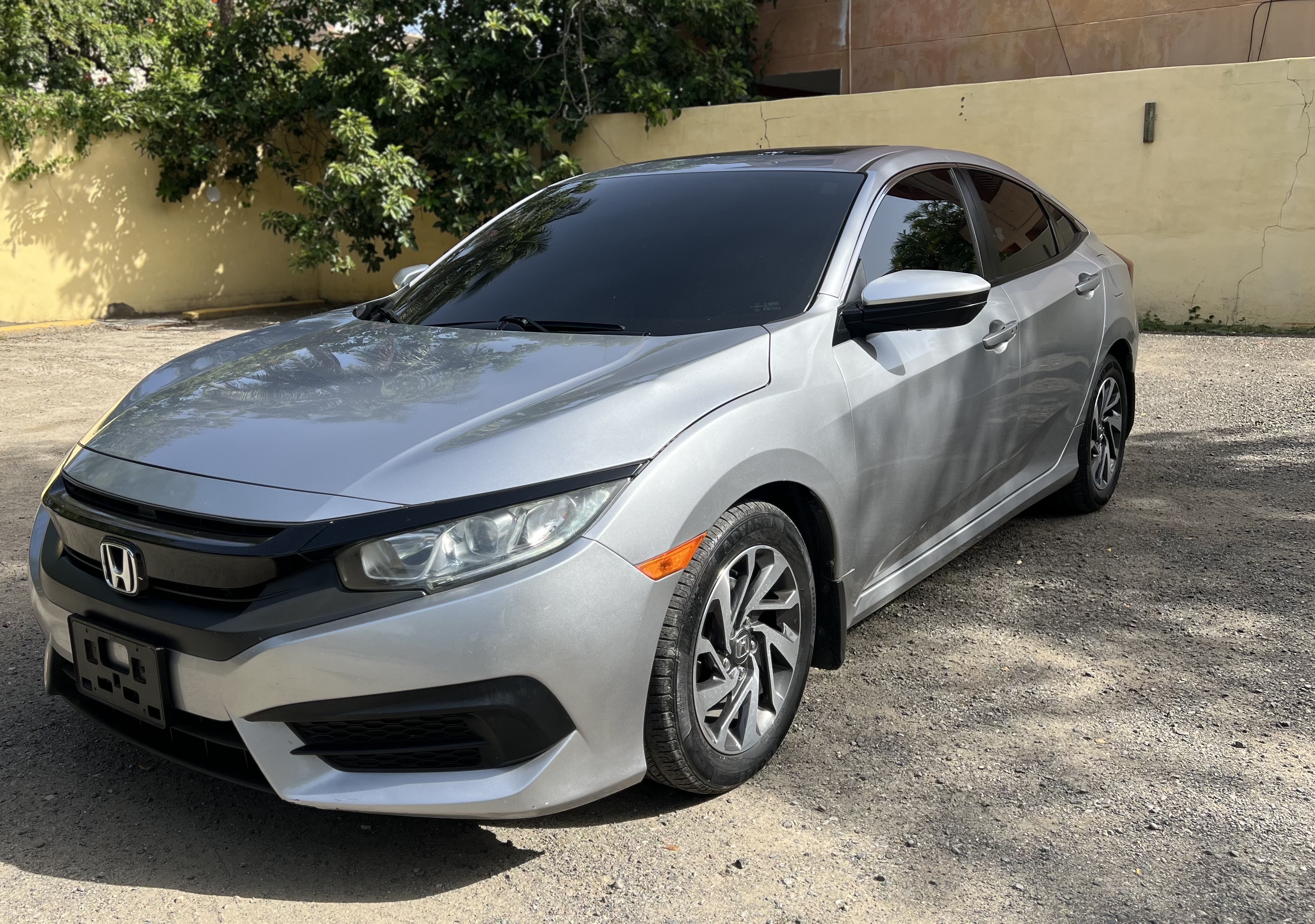 carros - Se Vende ( For Sale ) Honda Civic, version EX, full, Clean , year 2018, precio $ 1