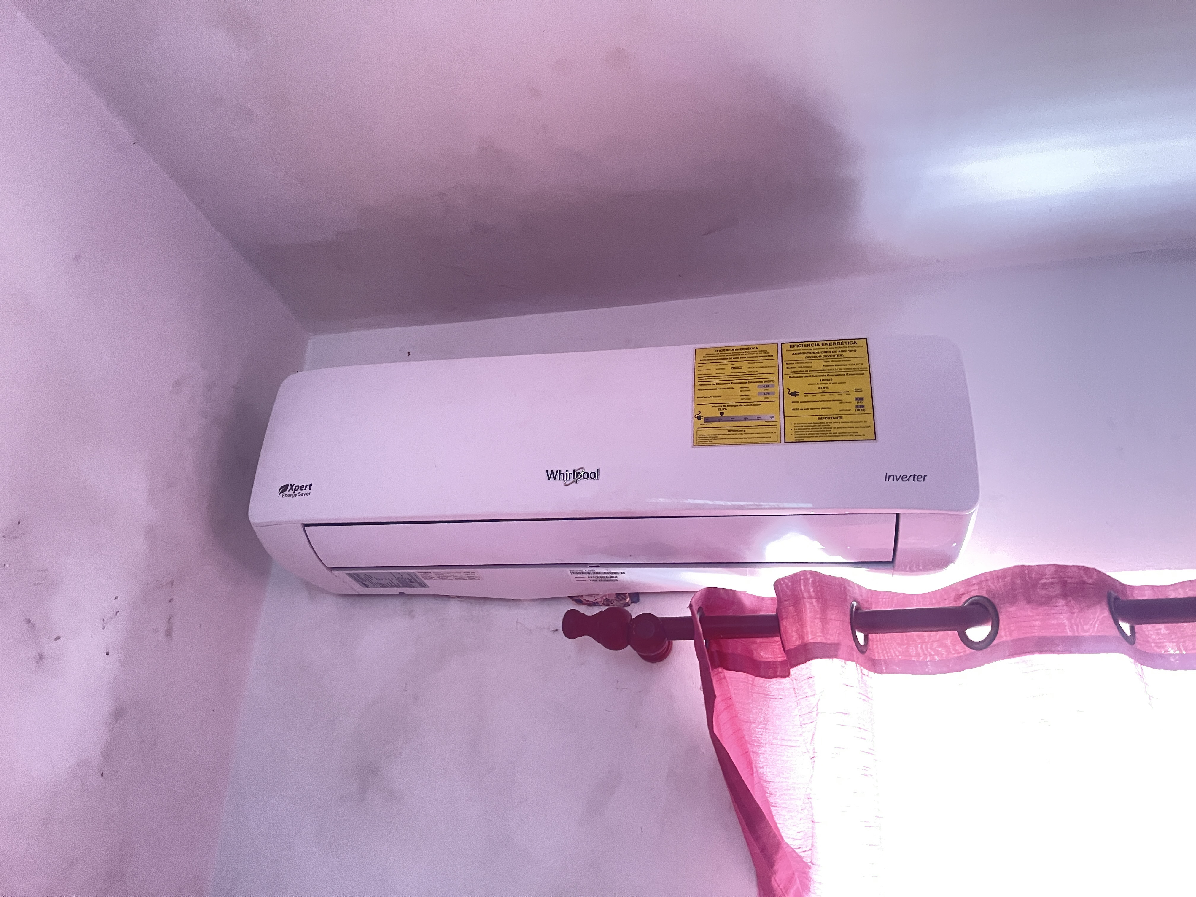aires acondicionados y abanicos - aire acondicionado Whirlpoo un año de uso 