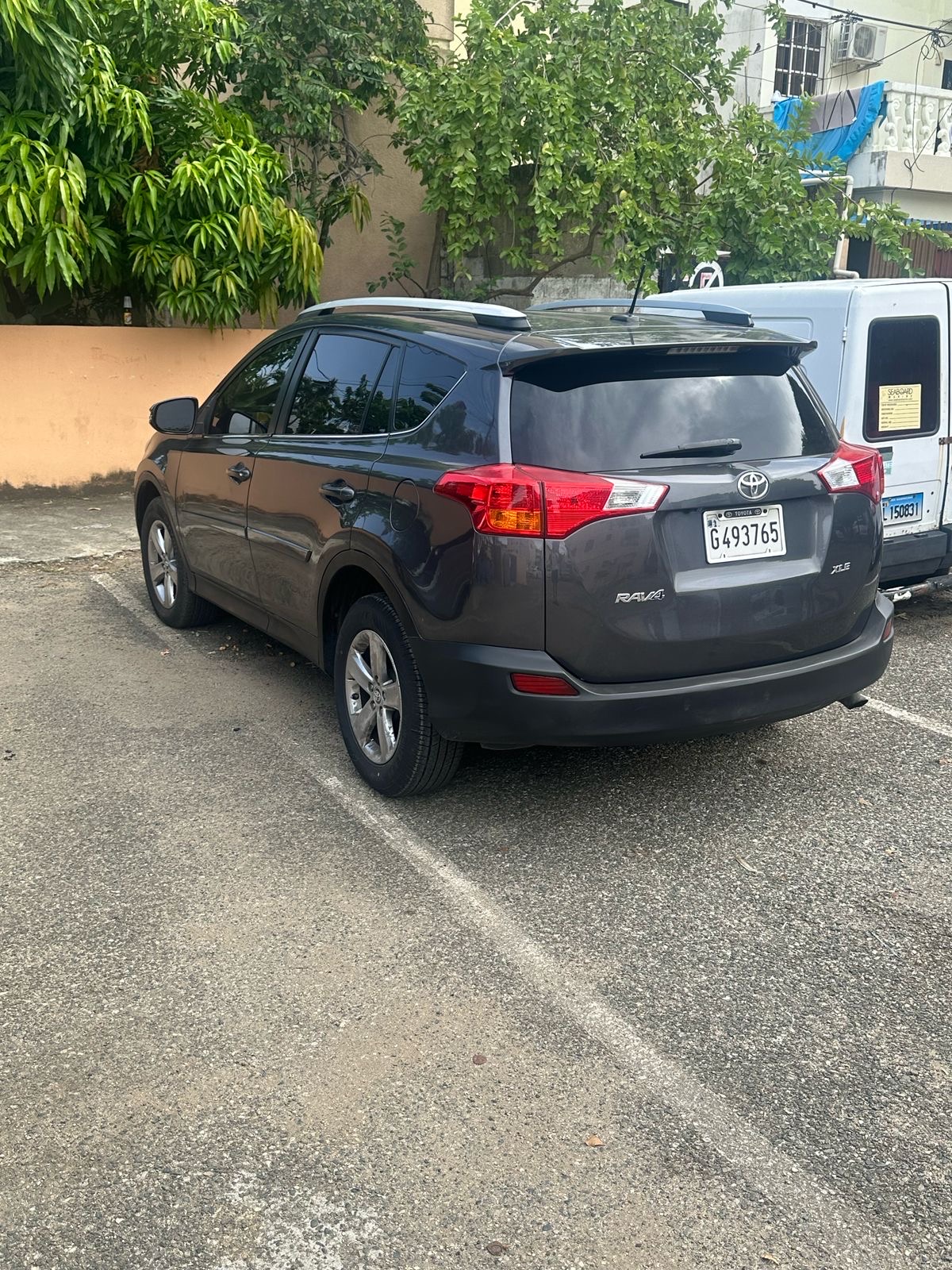jeepetas y camionetas - Toyota RAV4  XLE 2015- Version Americana Negociable INFO - (829) 644-5048 4
