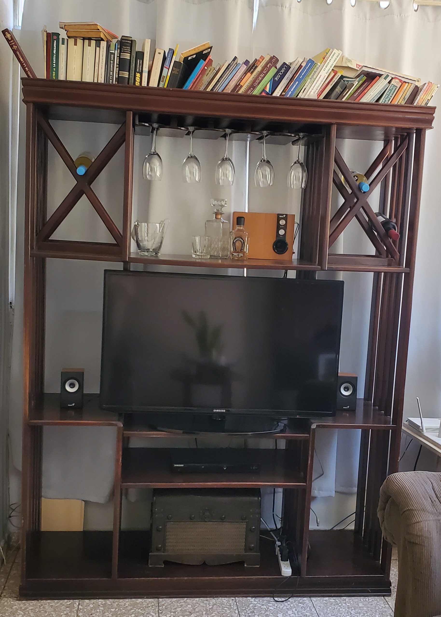 muebles y colchones - Estante de caoba con mini bar 0