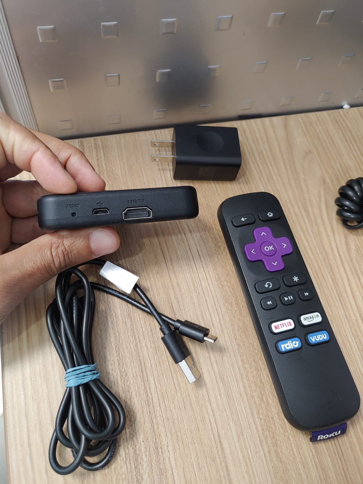 tv - ROKU 4K  ,SMART TV  0