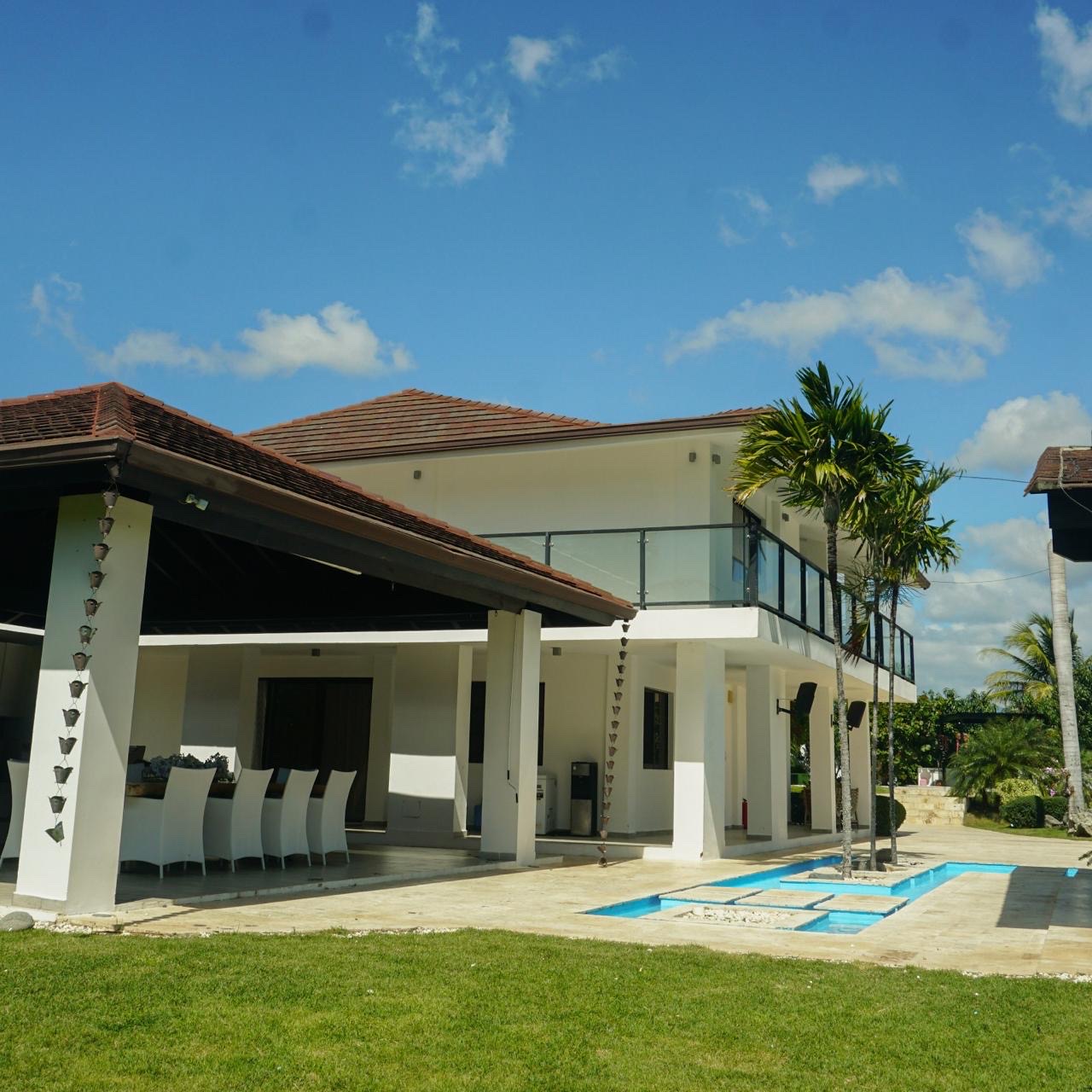 casas vacacionales y villas - Se vende Villa de Lujos Completa Amueblada de verdadera OPORTUNIDAD  5