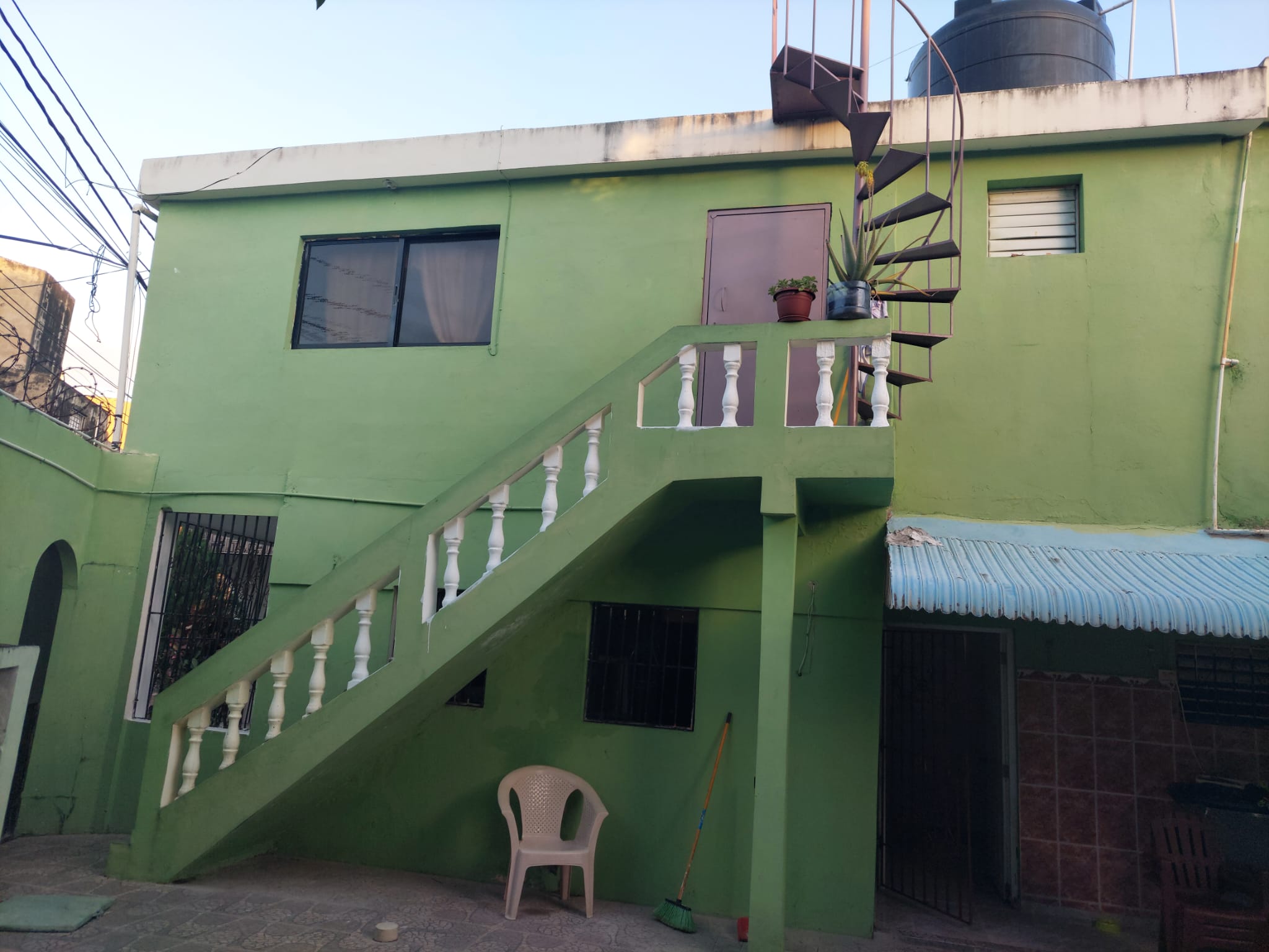 casas - CASA EN PERFECTO ESTADO LISTA PARA ENTRAR A VIVIR SIN AMUEBLAR COCINA EQUIPADA  1