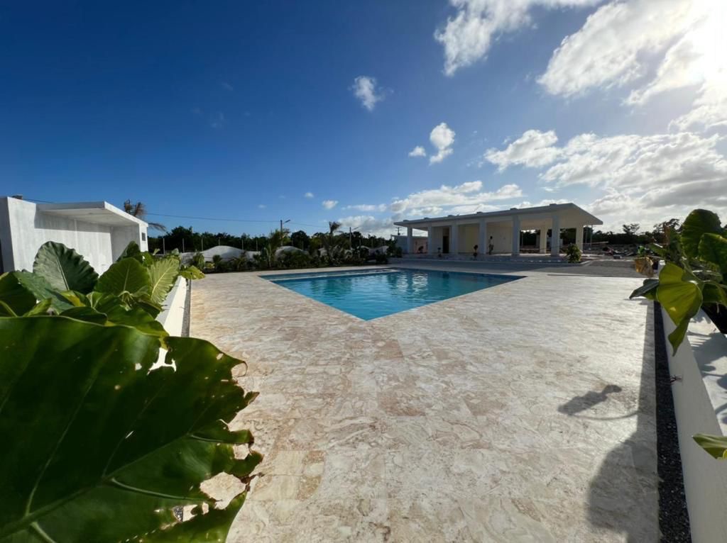 casas vacacionales y villas - Venta de villas en punta cana bávaro zona turística  7