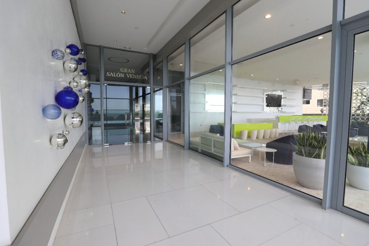 apartamentos - Apartamento Av. Anacaona Frente Parque Mirador Sur 3