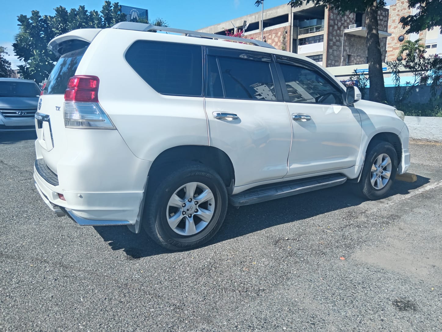 jeepetas y camionetas - Toyota prado 2011  5