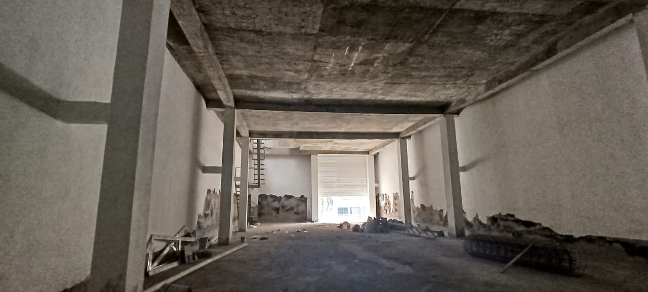 oficinas y locales comerciales - ALQUILA PIANTINI SIN INTERMEDIARIOS - EXCELENTE LOCAL EN UN 1ER NIVEL 250 MTS 1
